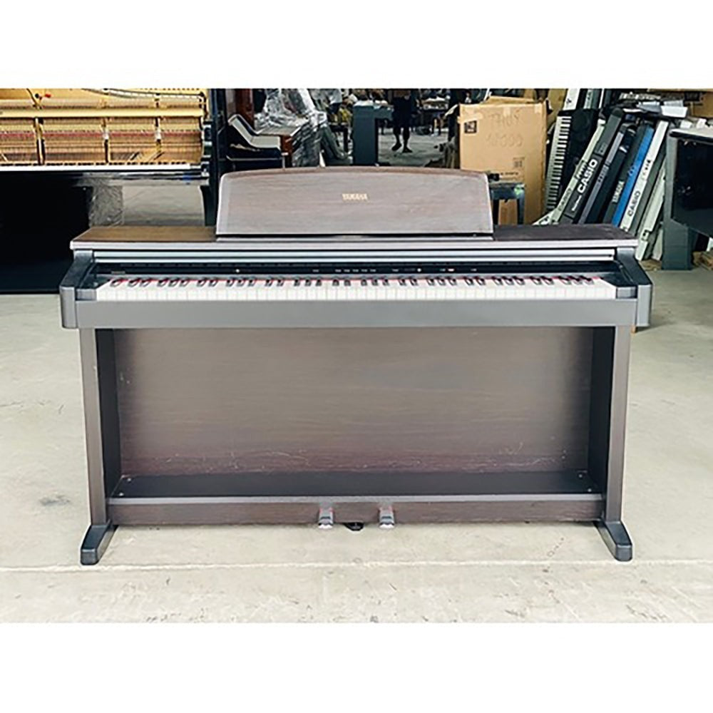 Đàn piano điện Yamaha YDP300 dáng tủ màu đen vân gỗ tại TÂN NHẠC CỤ, thiết kế 88 phím búa đàn Graded Hammer