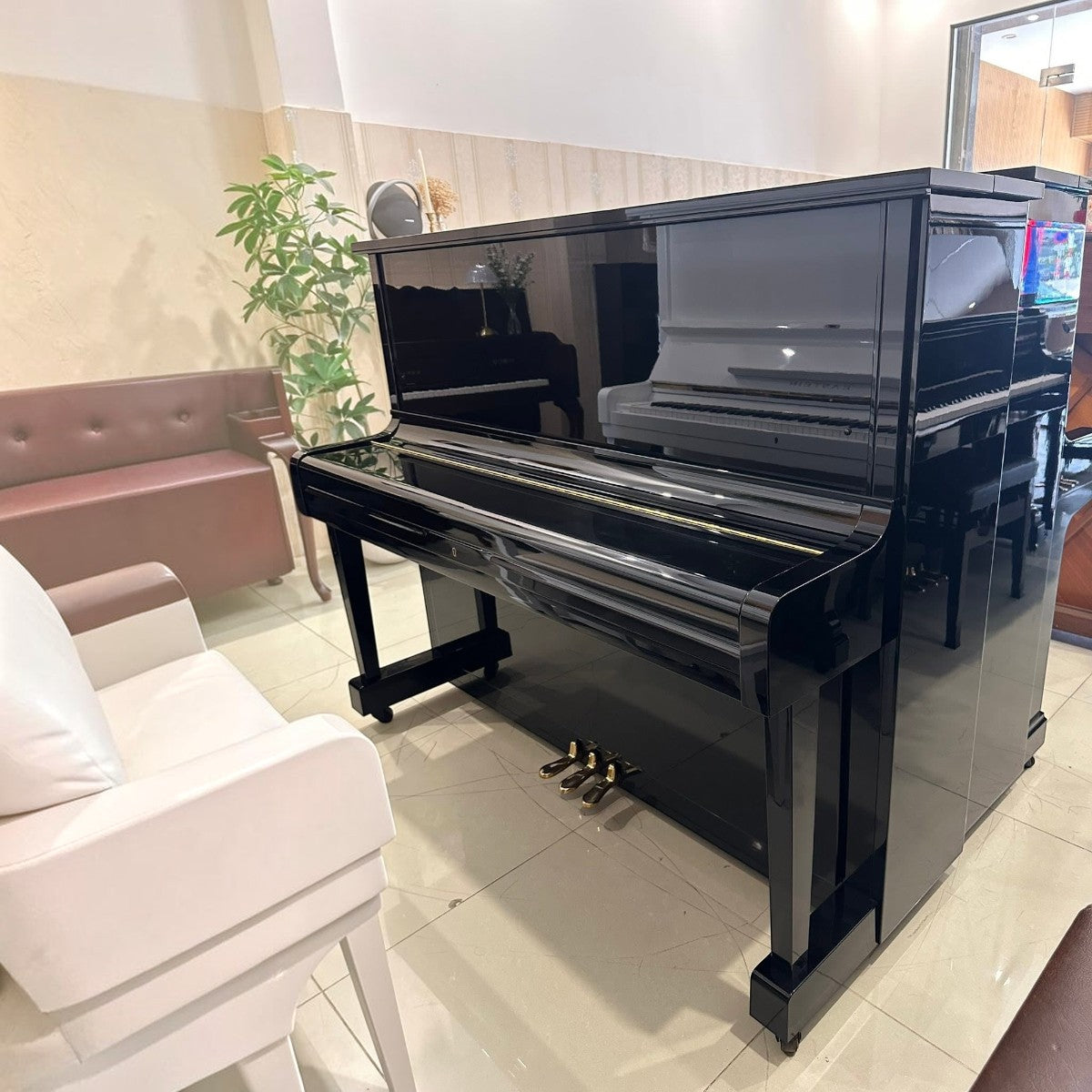 Đàn piano cơ upright Kawai BS20 màu đen bóng sang trọng tại cửa hàng TÂN NHẠC CỤ