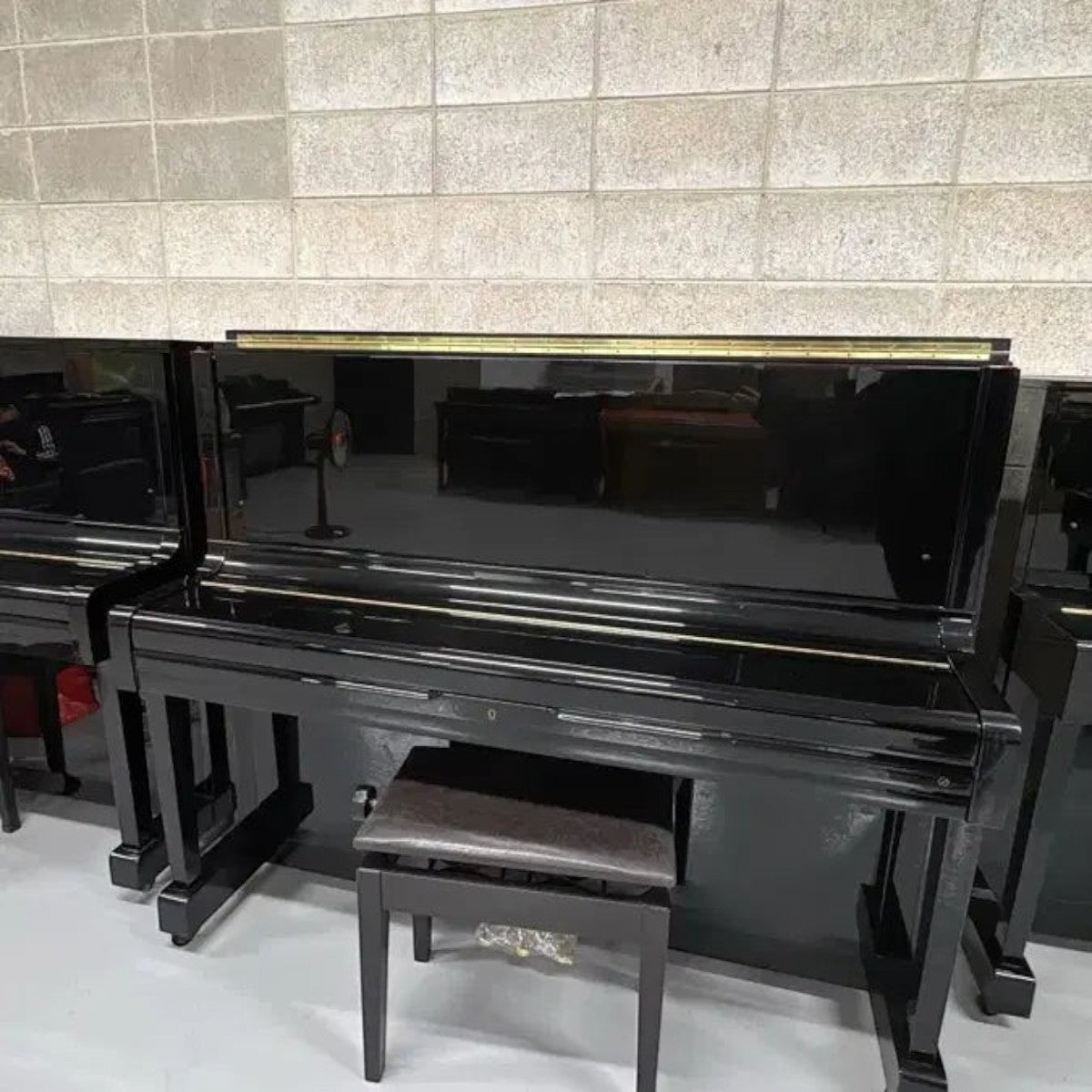 Đàn piano cơ upright Kawai BS20 màu đen bóng sang trọng tại TÂN NHẠC CỤ
