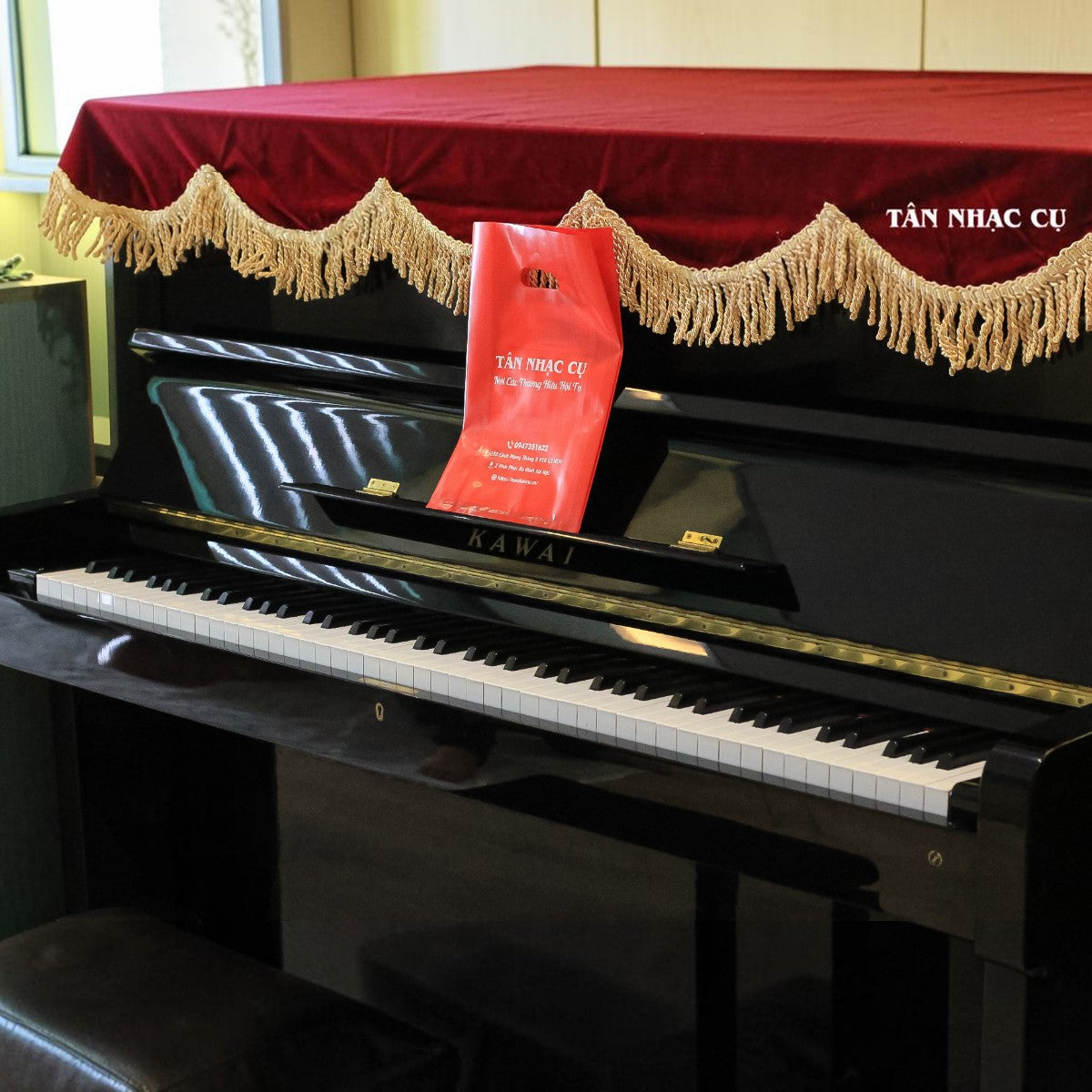 Đàn piano cơ upright Kawai KS3F màu đen bóng sang trọng tại cửa hàng TÂN NHẠC CỤ