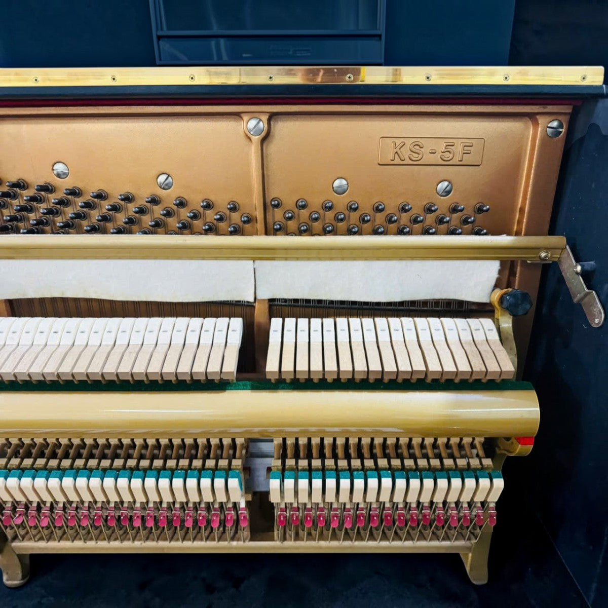 Bộ máy đàn piano cơ Kawai KS5F với khung gang vàng và búa đàn chất lượng tại TÂN NHẠC CỤ