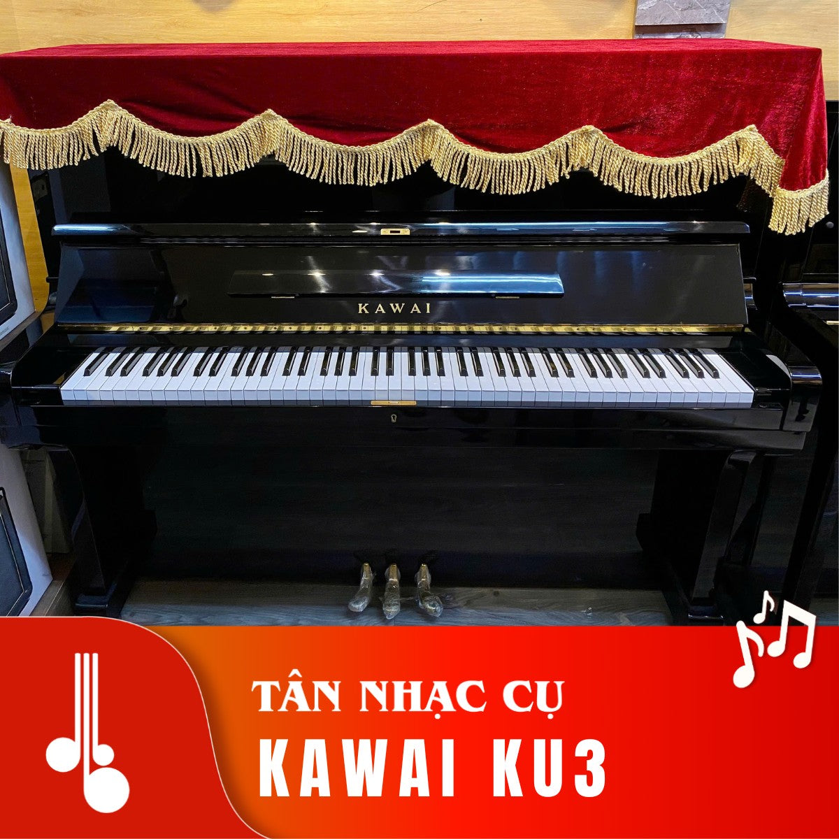 Đàn piano cơ upright Kawai KU3 màu đen bóng sang trọng tại TÂN NHẠC CỤ với khăn phủ đàn nhung đỏ trang trí