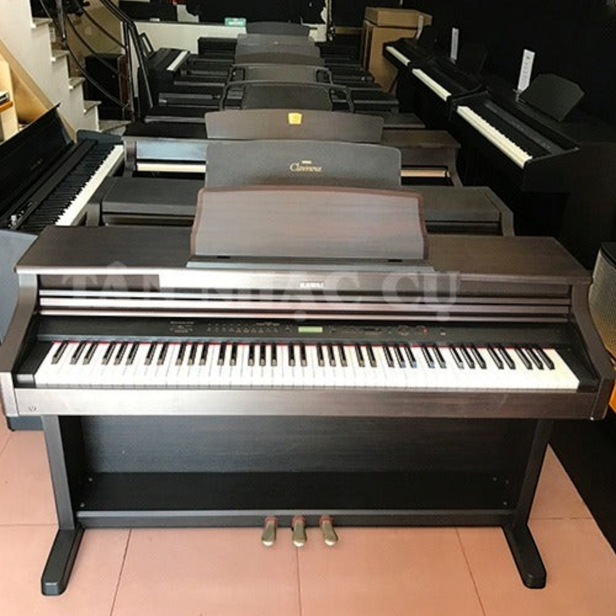 Đàn piano điện Kawai PW950 màu nâu vân gỗ sang trọng tại showroom TÂN NHẠC CỤ