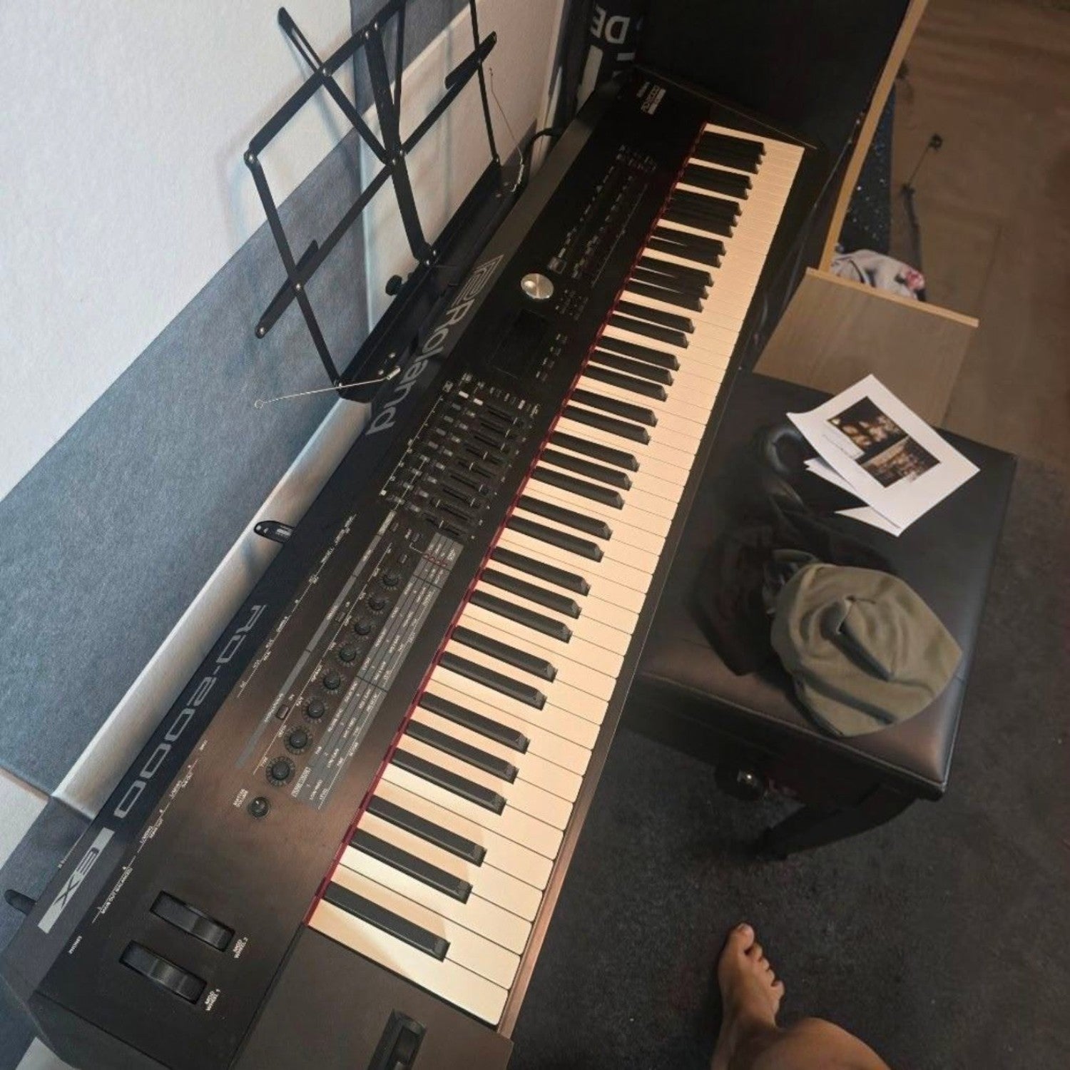 Đàn piano điện Roland RD-2000 EX màu đen tại Tân Nhạc Cụ với bàn phím PHA-50 và bảng điều khiển chuyên nghiệp