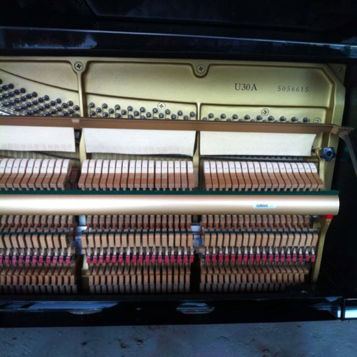 Bộ máy đàn piano cơ Yamaha U30A tại TÂN NHẠC CỤ với khung gang V-Pro và hệ búa đàn cao cấp