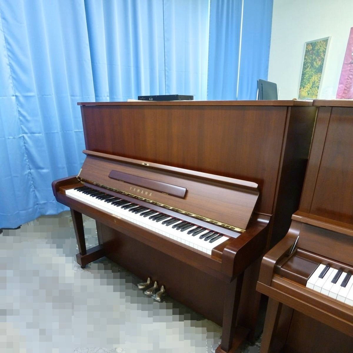 Đàn piano cơ Yamaha U5B màu gỗ óc chó sang trọng tại Tân Nhạc Cụ