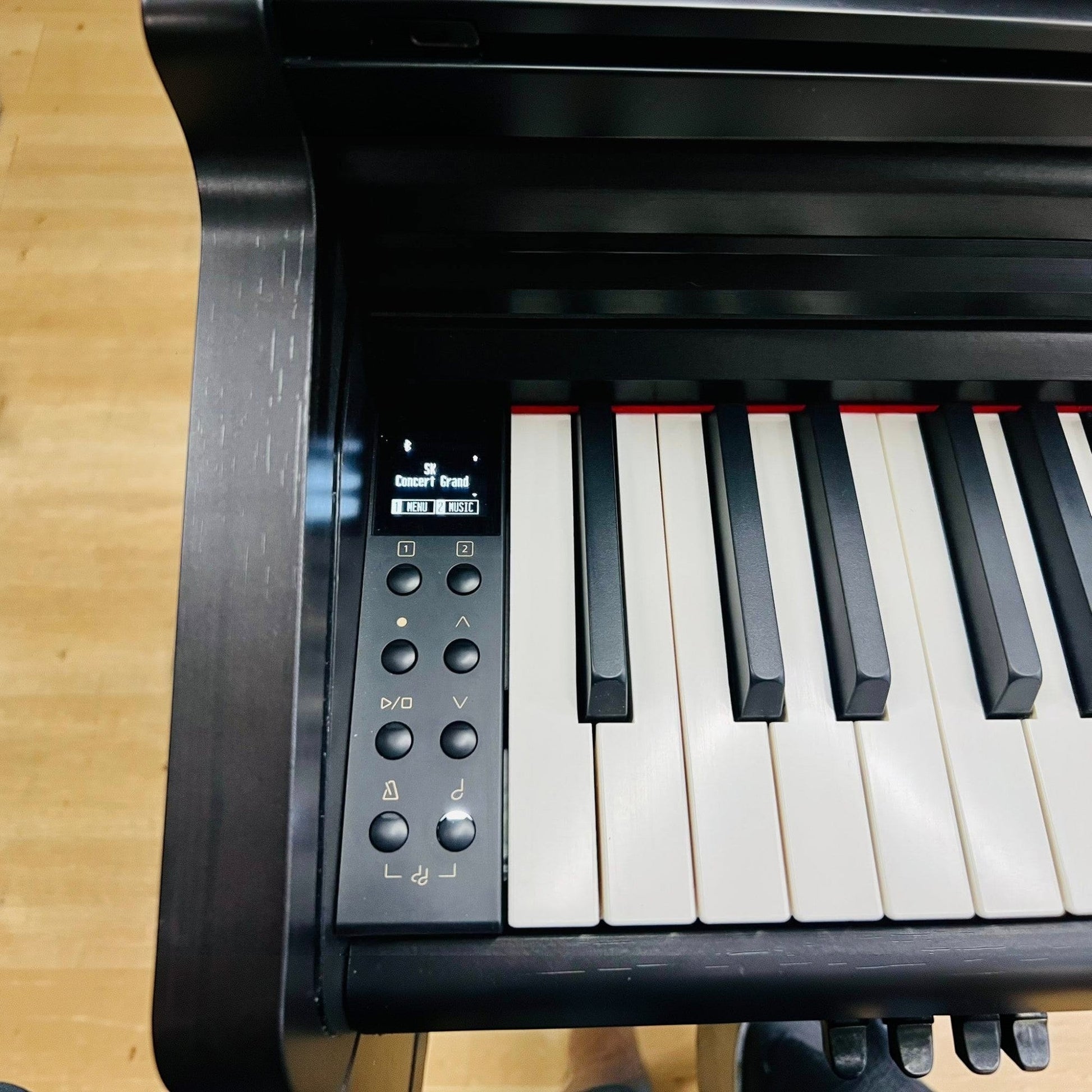 Bảng điều khiển và phím gỗ Grand Feel Compact trên đàn piano điện TÂN NHẠC CỤ Kawai CA49