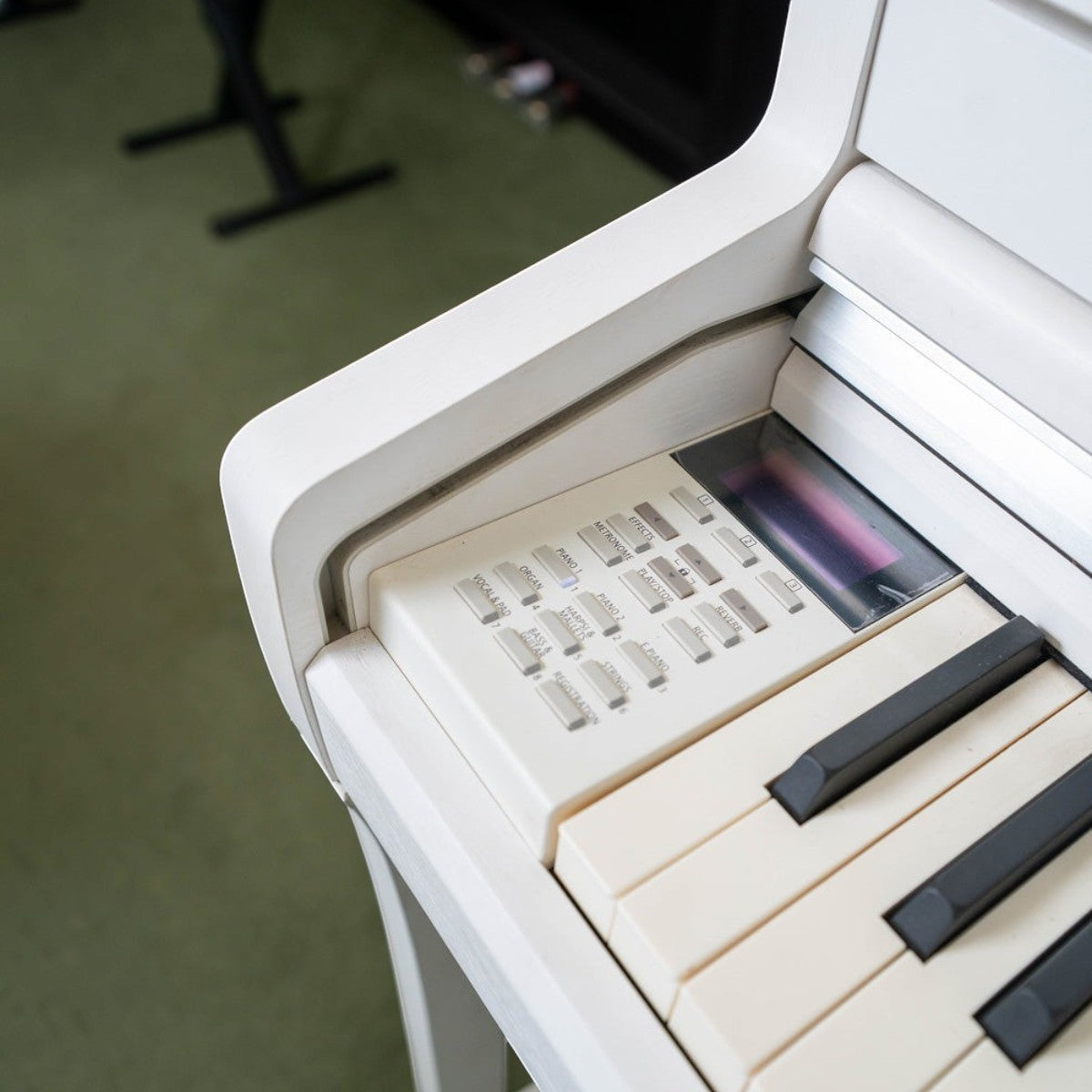Bảng điều khiển và phím đàn piano điện TÂN NHẠC CỤ Kawai CA59 màu trắng với màn hình OLED hiện đại