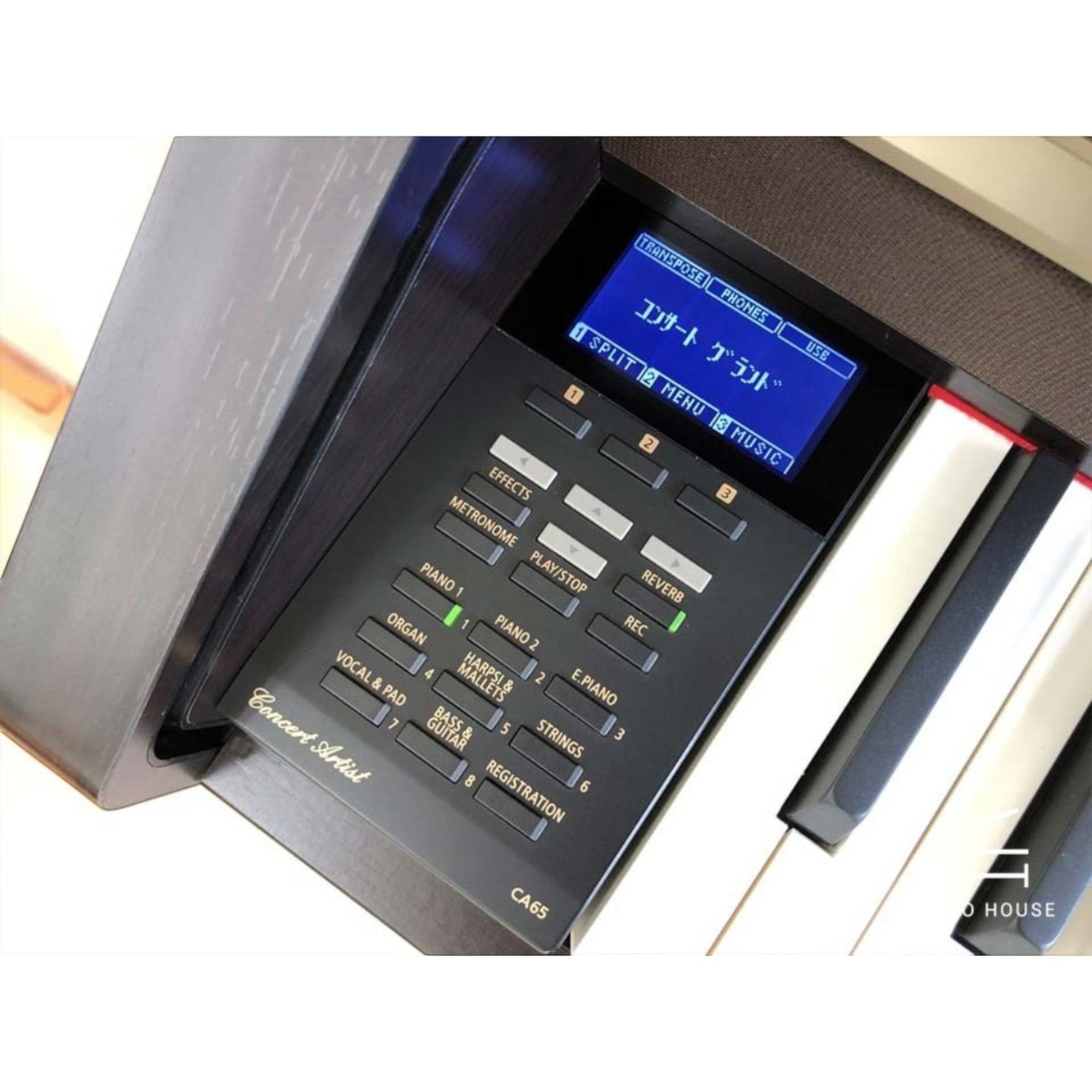 Bảng điều khiển và màn hình LCD của đàn piano điện TÂN NHẠC CỤ Kawai CA65 màu nâu đậm với các nút chức năng