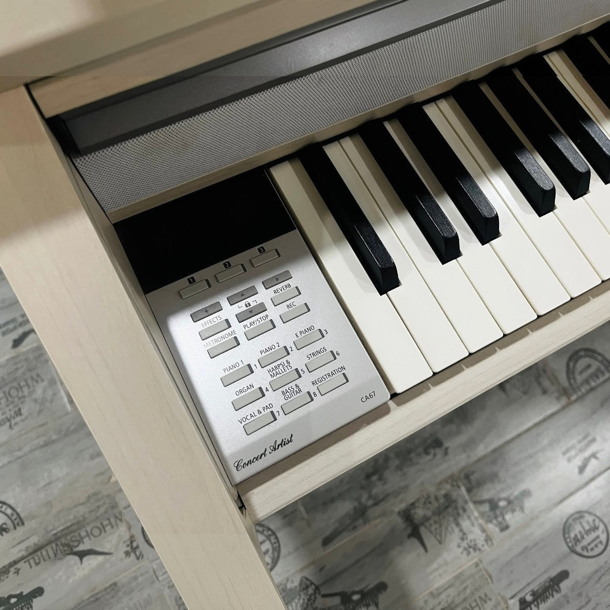 Bảng điều khiển và bàn phím gỗ Grand Feel II của đàn piano điện TÂN NHẠC CỤ Kawai CA67
