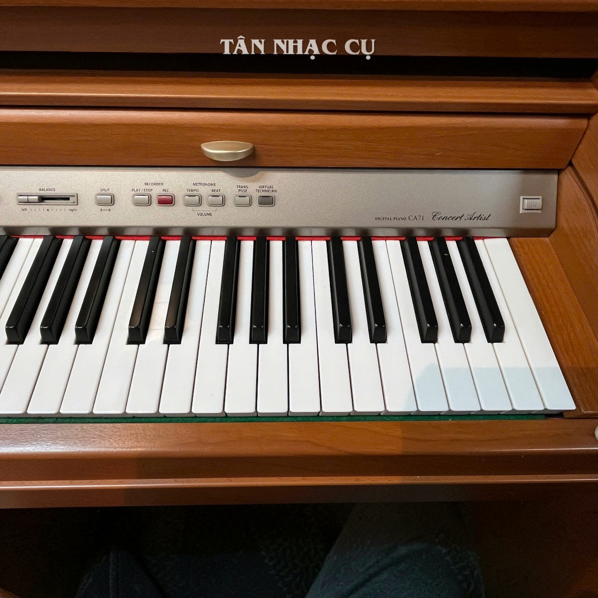 Đàn piano điện TÂN NHẠC CỤ Kawai CA71 với bàn phím gỗ AWA Grand PRO II và bảng điều khiển chi tiết