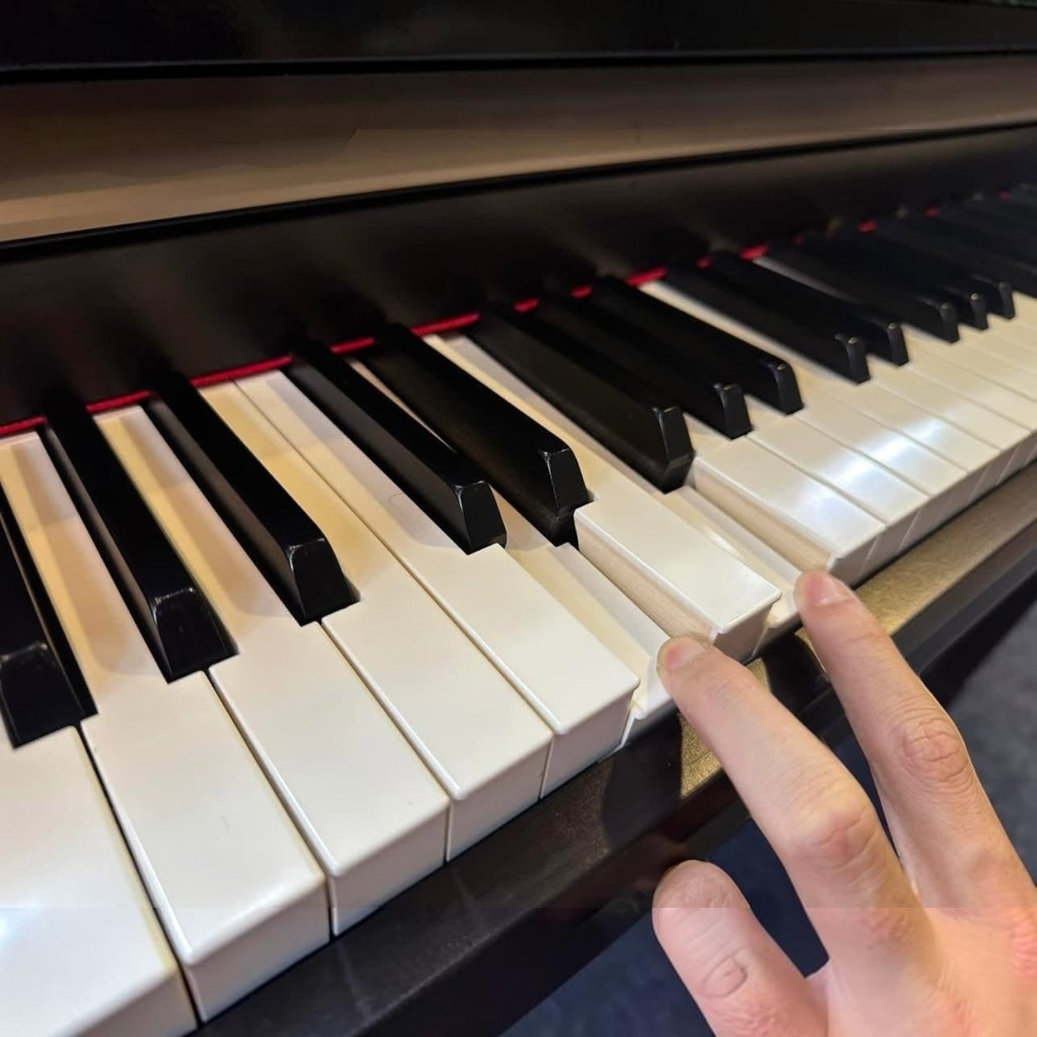 Bàn phím gỗ Grand Feel II của đàn piano điện TÂN NHẠC CỤ Kawai CA78 qua sử dụng với bề mặt phím Ivory và Ebony Touch