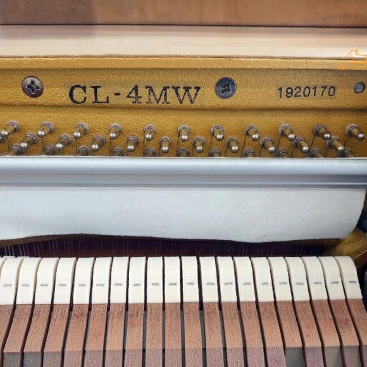 Số serial 1920170 trên khung gang đàn piano cơ Kawai CL4MW tại TÂN NHẠC CỤ