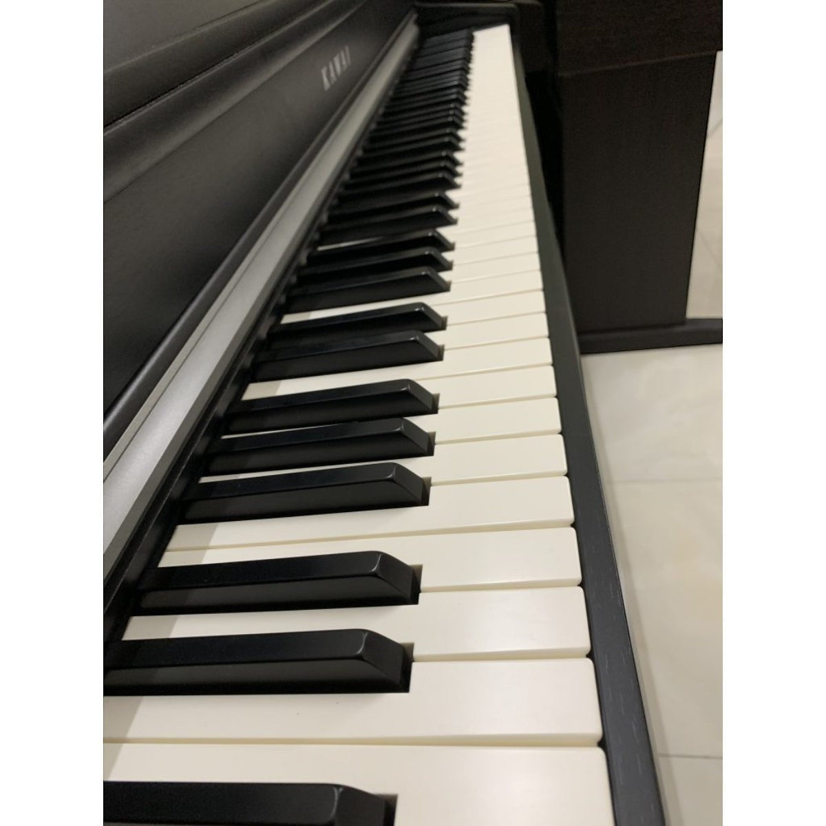 Bàn phím đàn piano điện TÂN NHẠC CỤ Kawai CN370GP màu đen với bề mặt phím Ivory Touch sang trọng