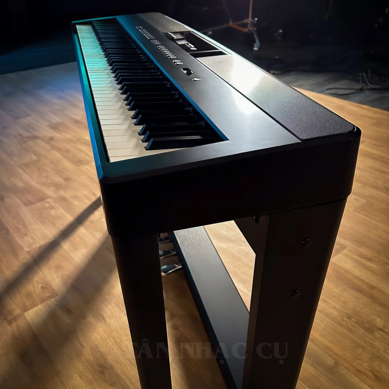 Đàn piano điện TÂN NHẠC CỤ Kawai ES920 màu đen với bàn phím 88 phím búa cao cấp, thiết kế di động hiện đại