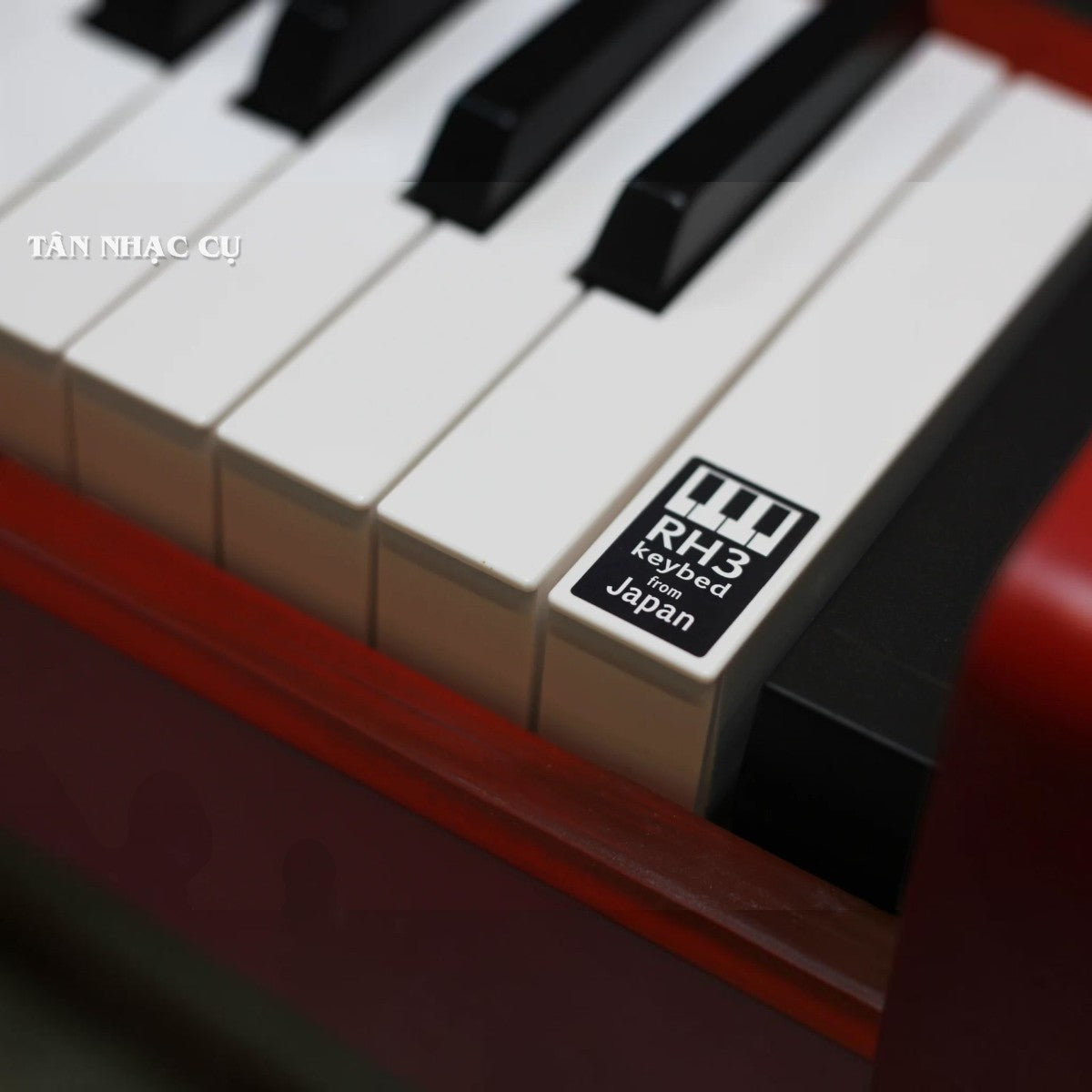 Bàn phím búa RH3 cao cấp trên đàn piano điện Korg LP380 tại TÂN NHẠC CỤ, sản xuất tại Nhật Bản