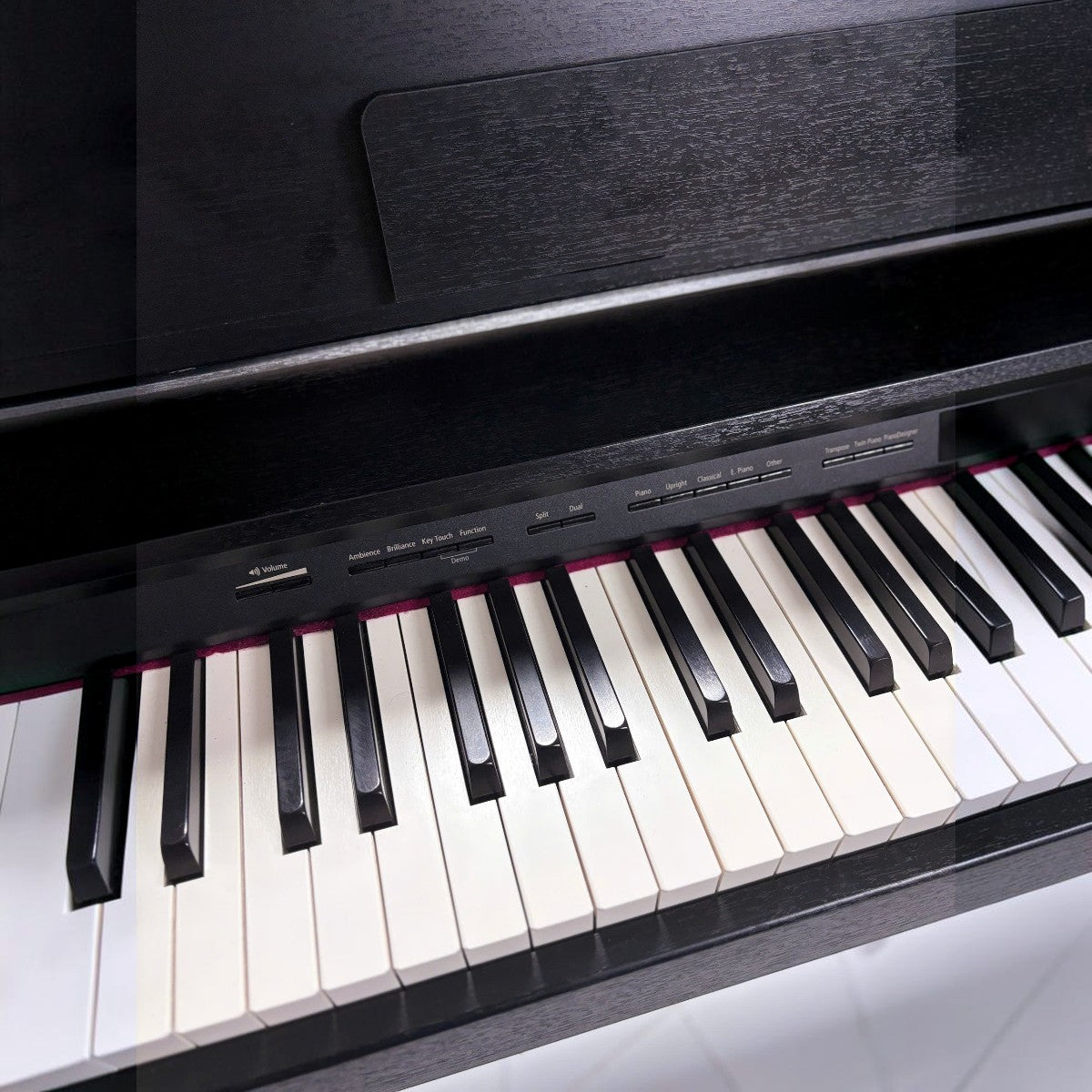Bàn phím PHA-50 cao cấp của đàn piano điện Roland DP603 màu đen mờ tại TÂN NHẠC CỤ