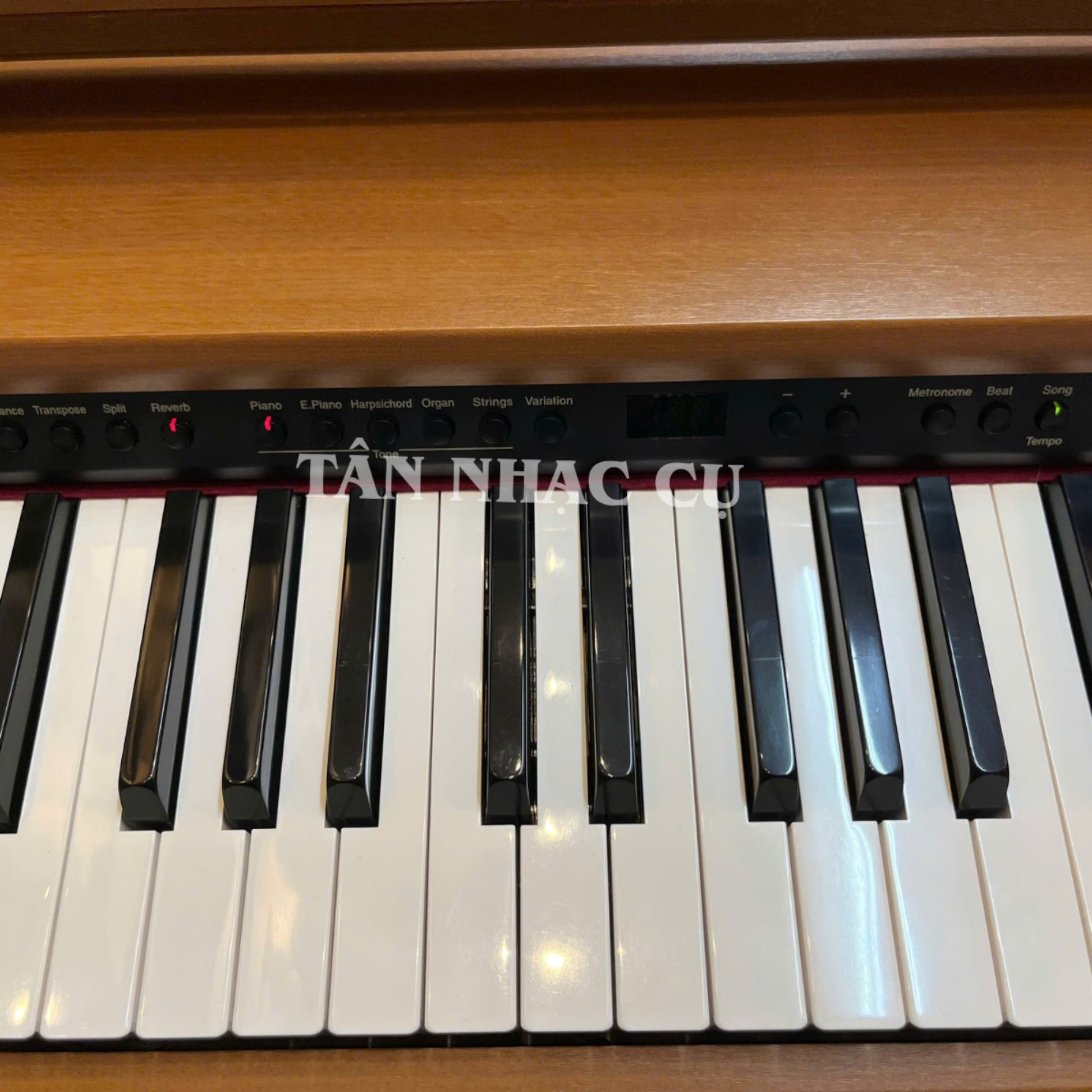 Bàn phím đàn piano điện Roland DP900 với các nút điều khiển âm sắc tại Tân Nhạc Cụ