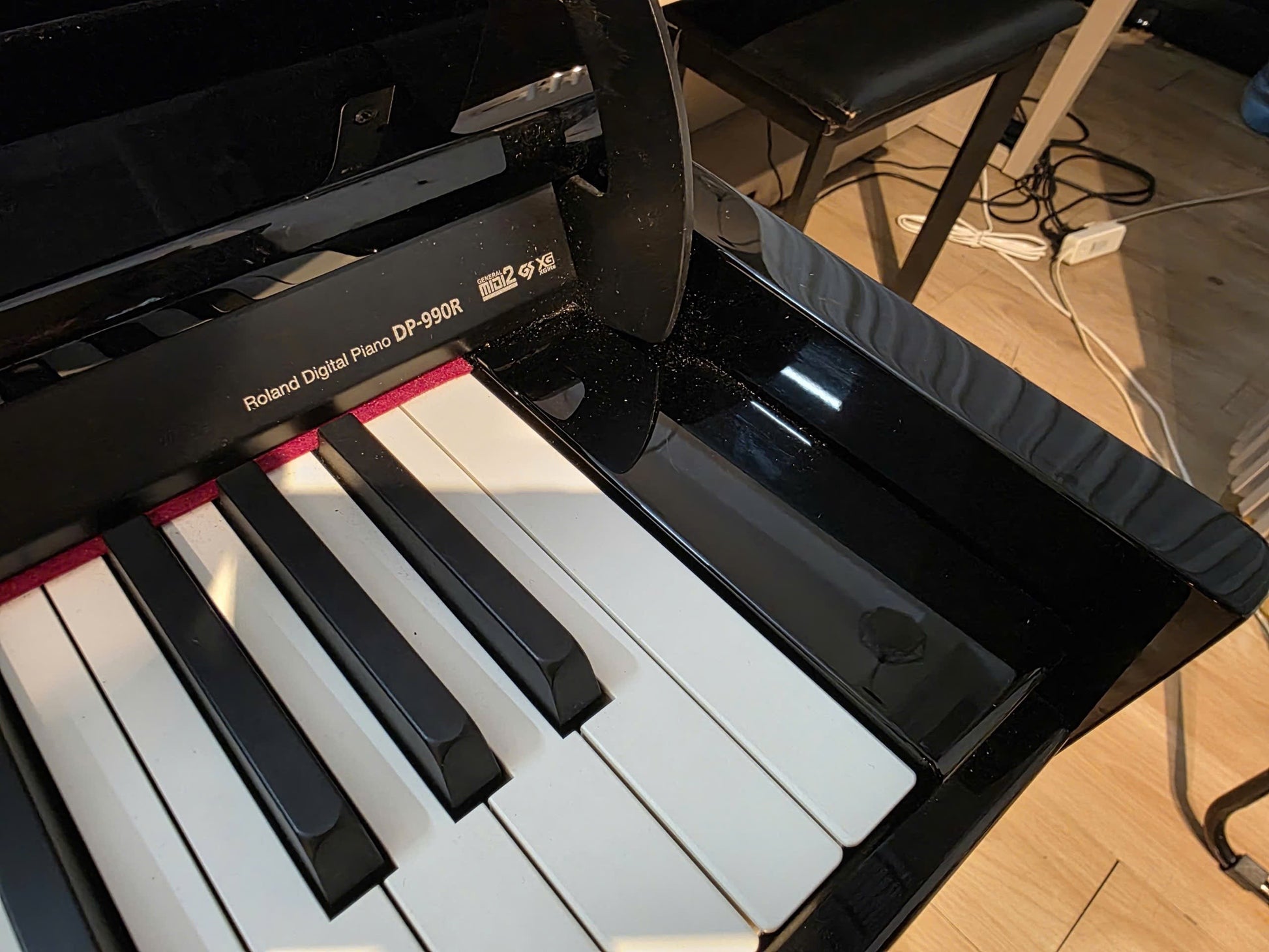 Bàn phím đàn piano điện Roland DP990R màu nâu bóng sang trọng tại TÂN NHẠC CỤ