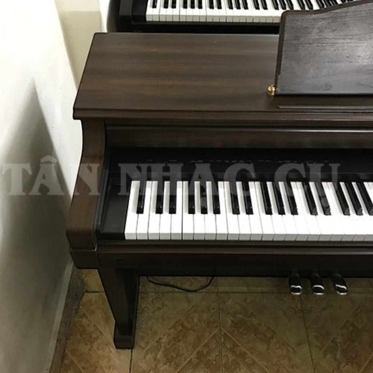 Đàn piano điện TÂN NHẠC CỤ Roland HP3700 dáng tủ màu vân gỗ sang trọng với bàn phím búa 88 phím chân thực