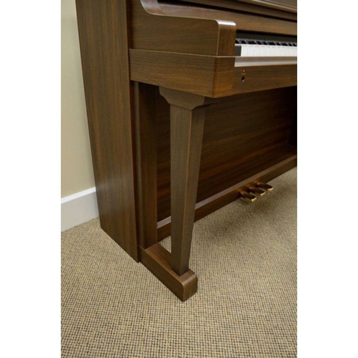 Đàn piano điện TÂN NHẠC CỤ Roland HP3800 dáng tủ màu gỗ mun sang trọng với thiết kế chân đàn chắc chắn