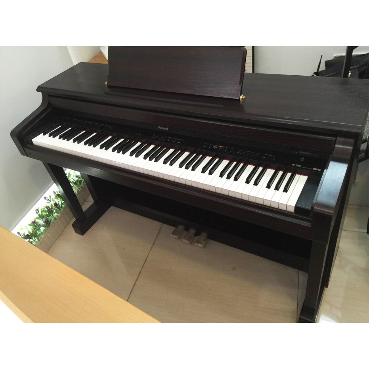 Đàn piano điện TÂN NHẠC CỤ Roland HP3800 dáng tủ màu gỗ mun sang trọng với bàn phím búa PHA II có escapement