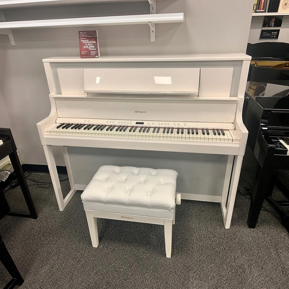 Đàn piano điện TÂN NHẠC CỤ Roland LX708 màu trắng sang trọng, hàng lướt 98% kèm ghế đệm đồng bộ tại showroom