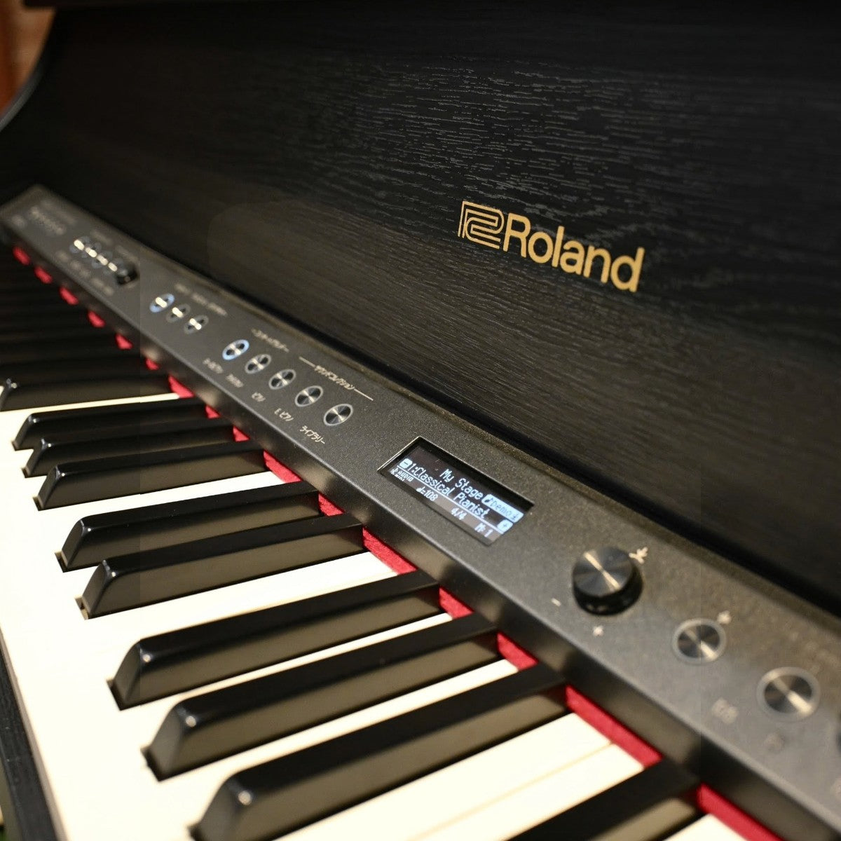 Đàn piano điện Roland LX708 hàng lướt tại TÂN NHẠC CỤ với bàn phím Hybrid Grand và bảng điều khiển chi tiết