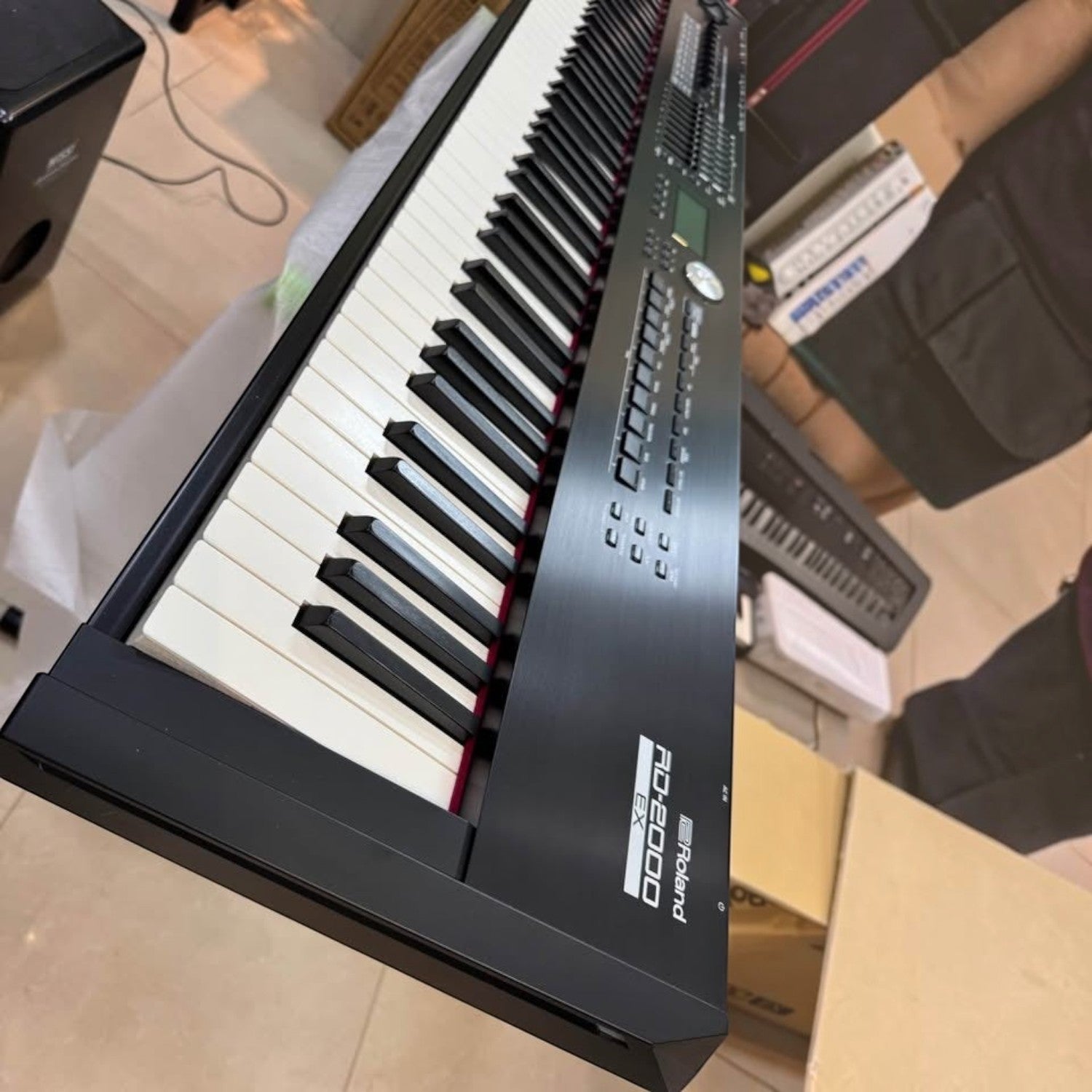 Đàn piano điện stage Roland RD-2000 EX màu đen với bàn phím PHA-50 tại Tân Nhạc Cụ