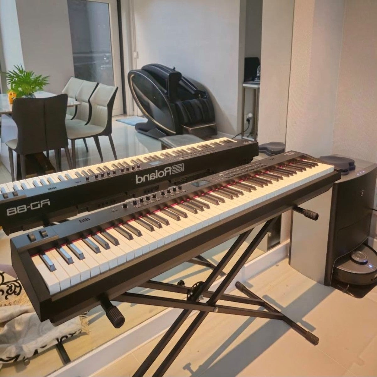 Đàn piano điện Roland RD-88 màu đen với bàn phím 88 phím tại showroom TÂN NHẠC CỤ
