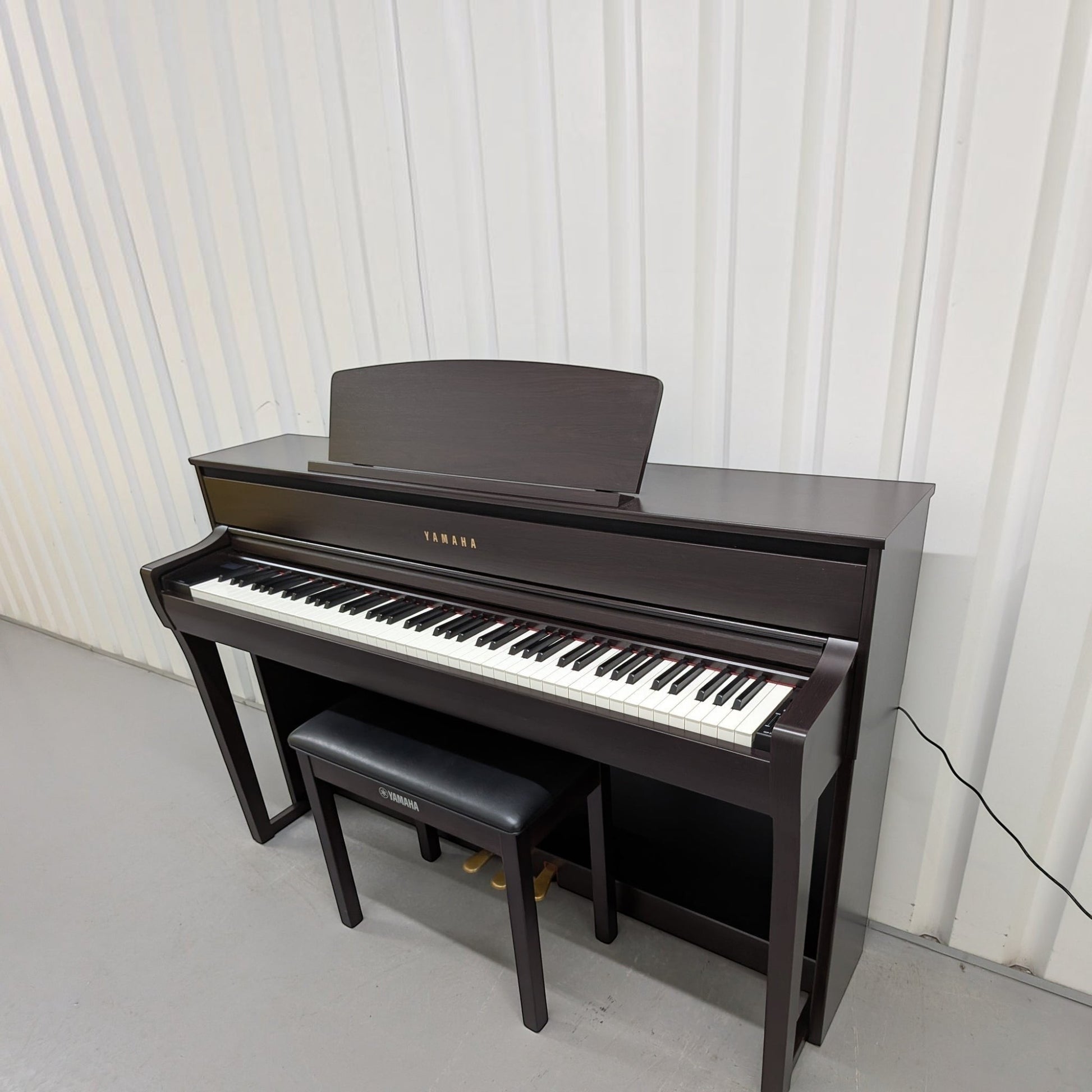 Đàn piano điện TÂN NHẠC CỤ Yamaha CLP-775 màu Dark Walnut với bàn phím gỗ GrandTouch sang trọng