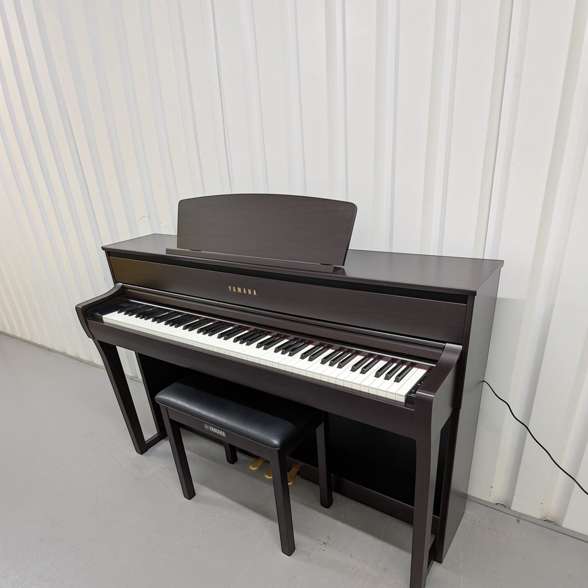 Đàn piano điện TÂN NHẠC CỤ Yamaha CLP-775 màu Dark Walnut với bàn phím gỗ GrandTouch sang trọng