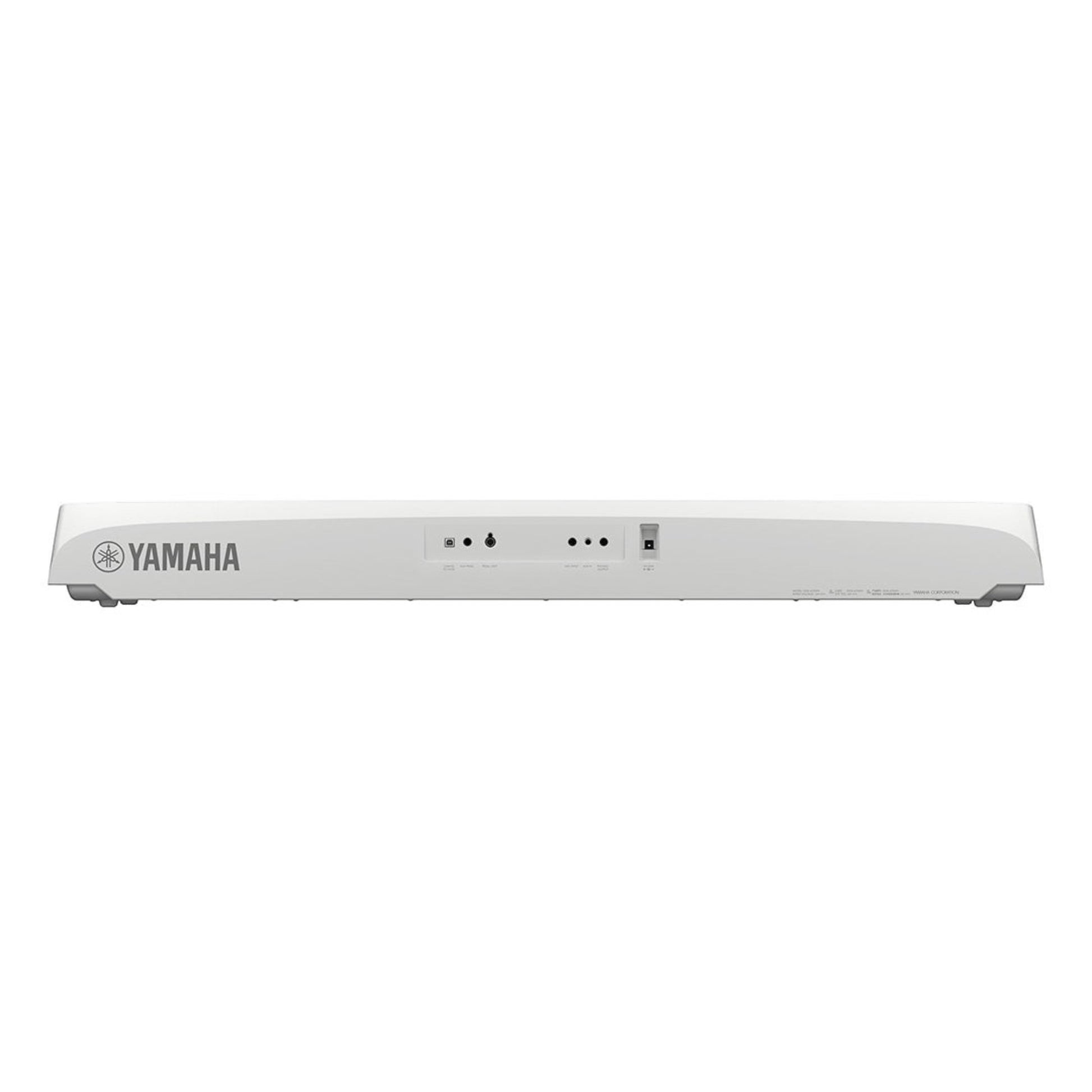 Mặt sau đàn piano điện TÂN NHẠC CỤ Yamaha DGX670 với các cổng kết nối và logo thương hiệu