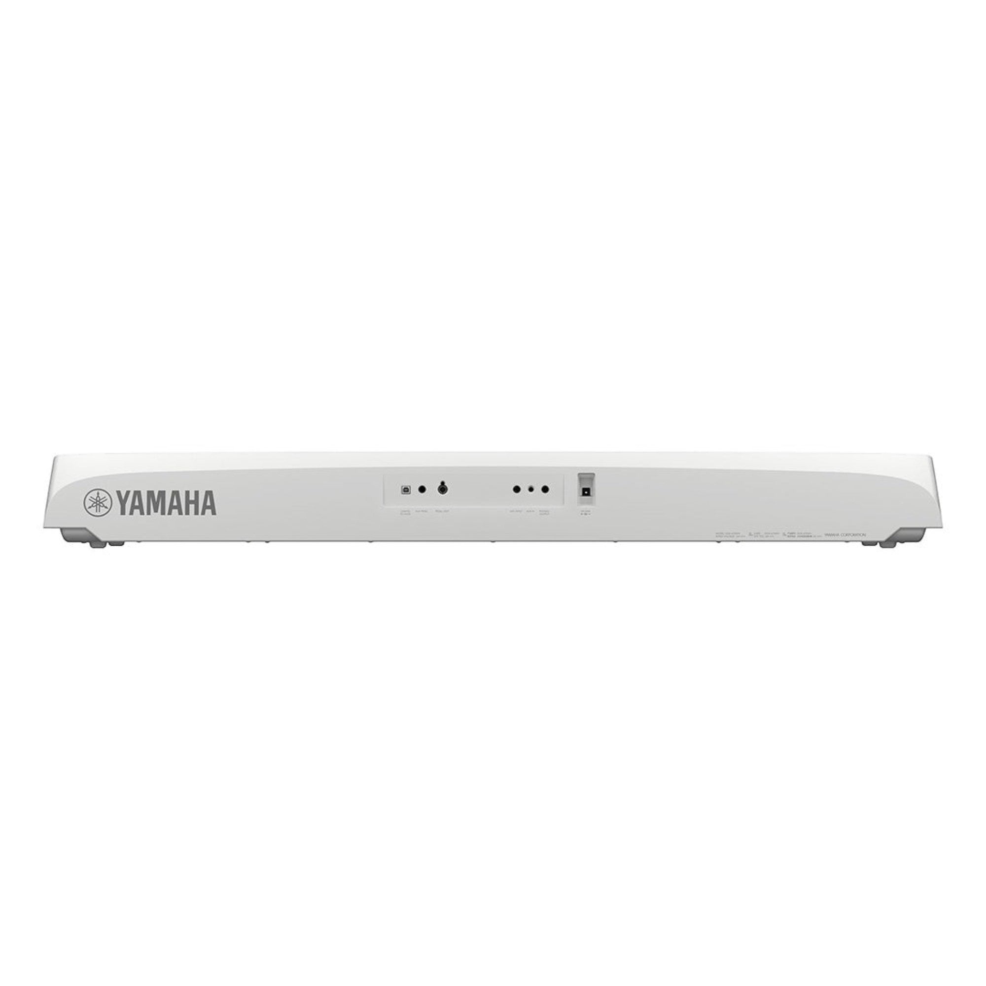Mặt sau đàn piano điện TÂN NHẠC CỤ Yamaha DGX670 với các cổng kết nối và logo thương hiệu