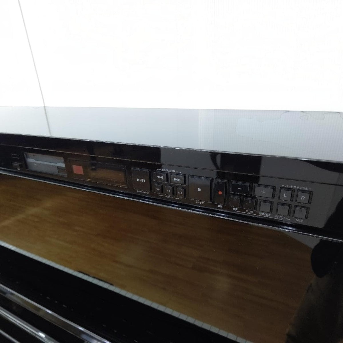 Bảng điều khiển hệ tự chơi Disklavier trên đàn piano cơ Yamaha MX101R đen bóng tại TÂN NHẠC CỤ