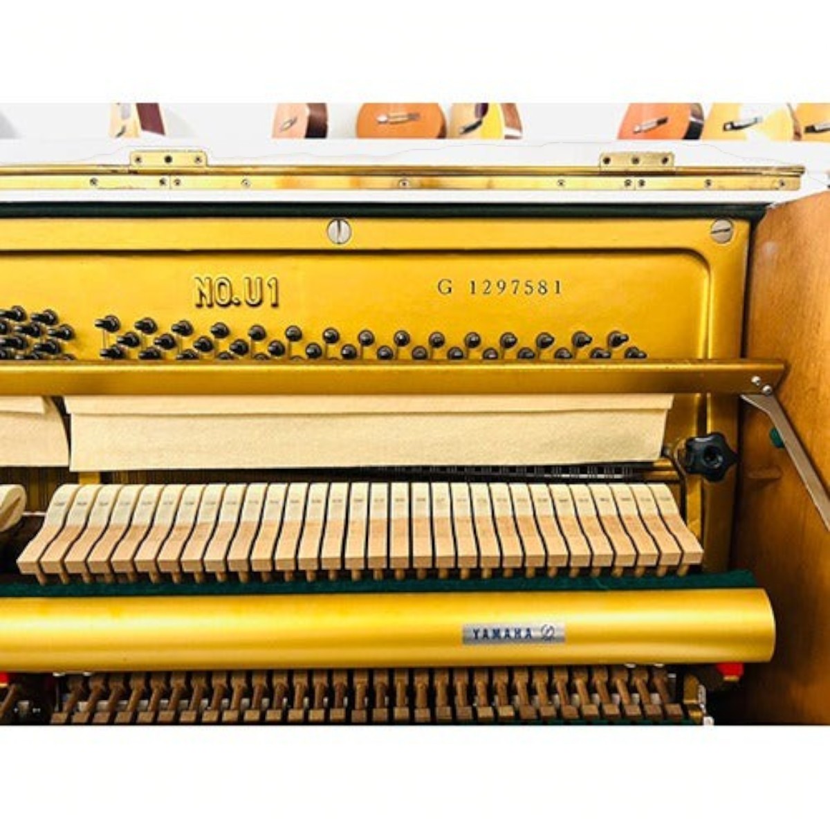 Khung gang và số serial bên trong đàn piano cơ Yamaha U1G tại TÂN NHẠC CỤ