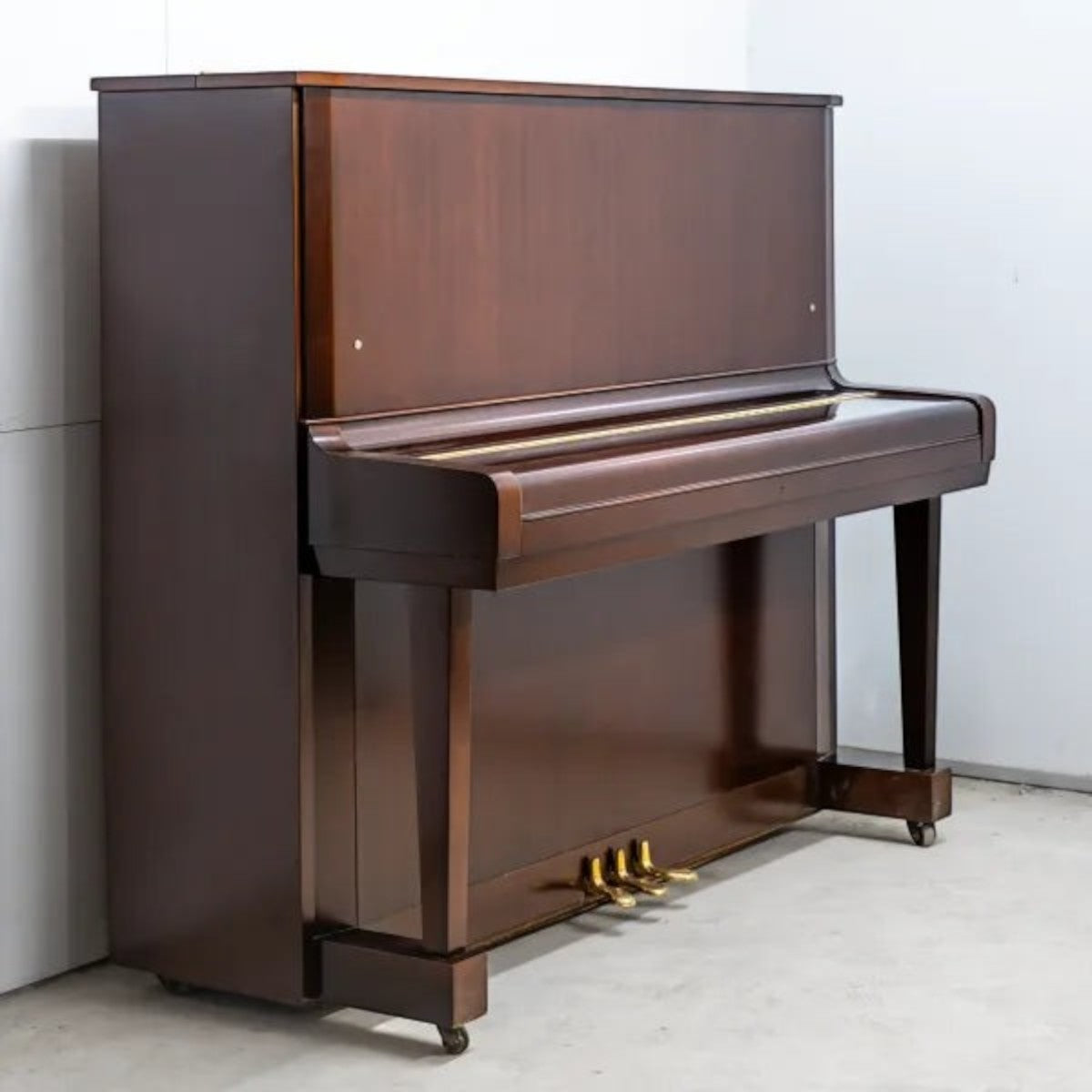 Đàn piano cơ TÂN NHẠC CỤ Yamaha U5B màu gỗ óc chó Walnut sang trọng, thiết kế upright cổ điển