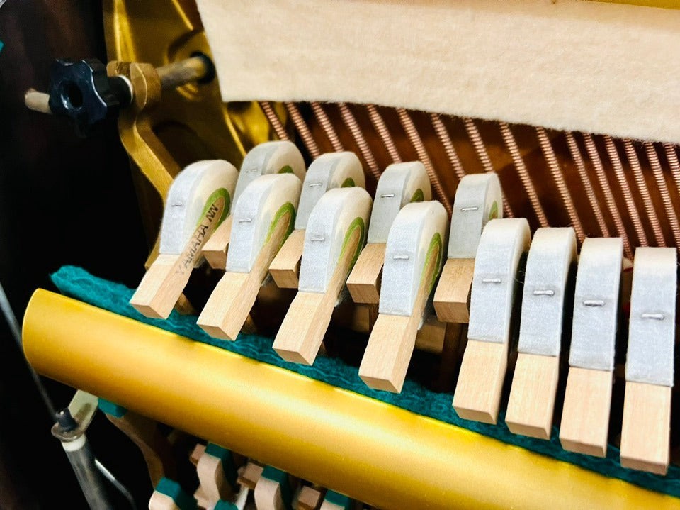 Bộ búa đàn piano cơ Yamaha U5H tại TÂN NHẠC CỤ với nỉ búa chất lượng cao và khung gang V-Pro chắc chắn