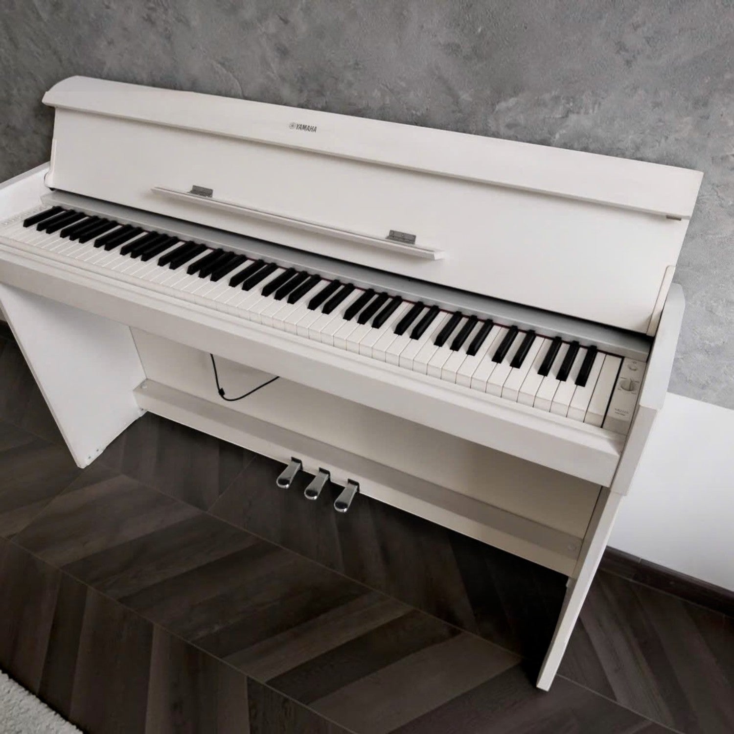 Đàn piano điện Yamaha YDP-S52 màu trắng tại Tân Nhạc Cụ với thiết kế tủ mỏng gọn và bàn phím GH3 mặt ngà nhân tạo
