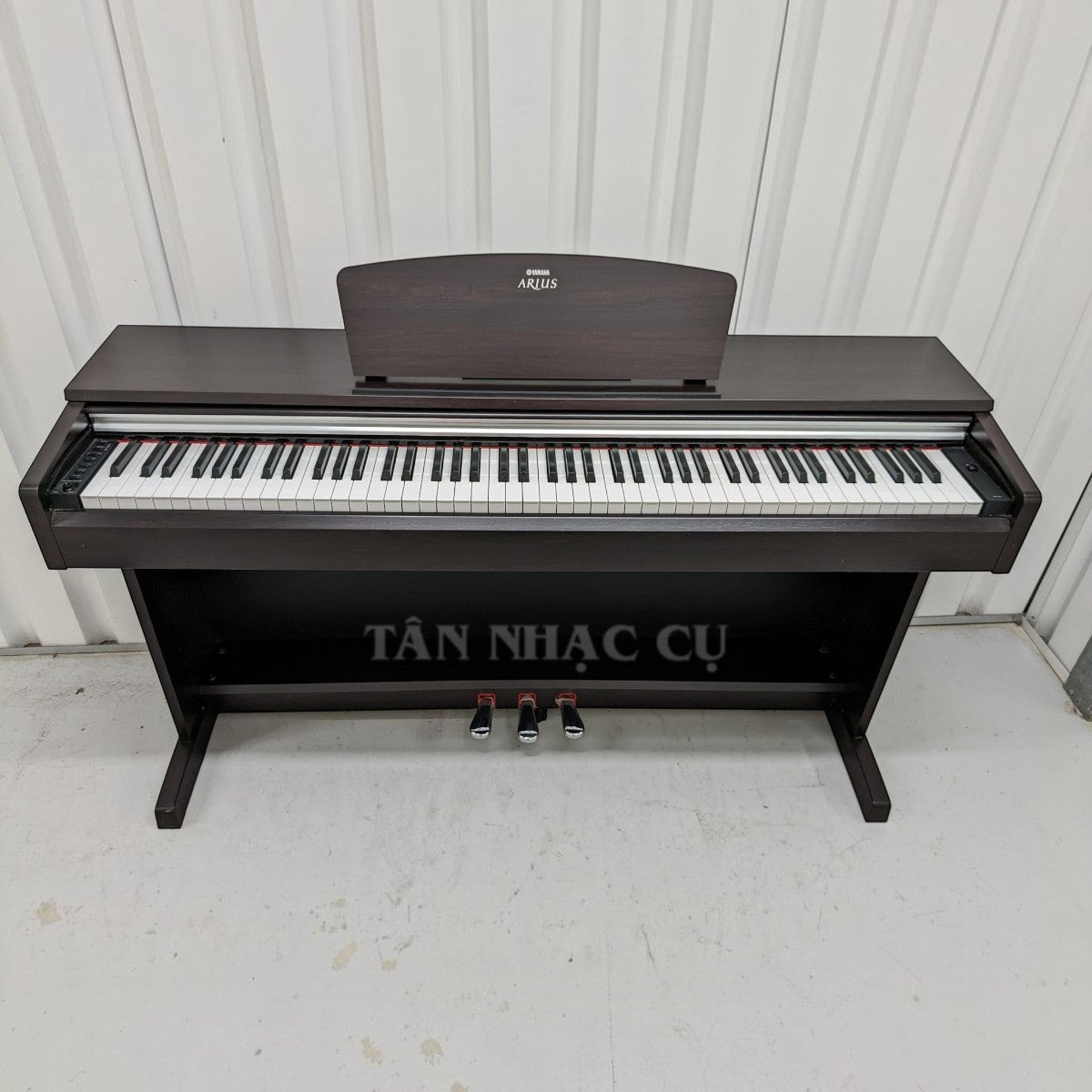 Đàn piano điện Yamaha YDP141 Arius màu nâu gỗ dáng tủ upright với 88 phím búa GHS tại TÂN NHẠC CỤ