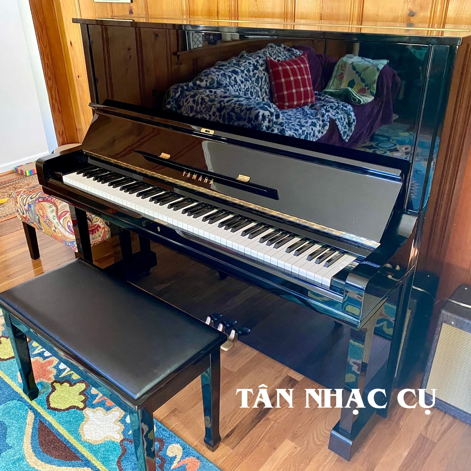 Bàn giao đàn piano YAMAHA U3 tại nhà khách, màu đen bóng - polished ebony