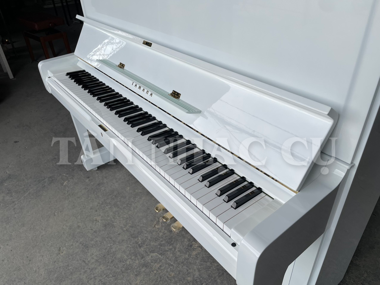 Đàn Piano Cơ Upright Yamaha U1H Màu Trắng - Qua Sử Dụng