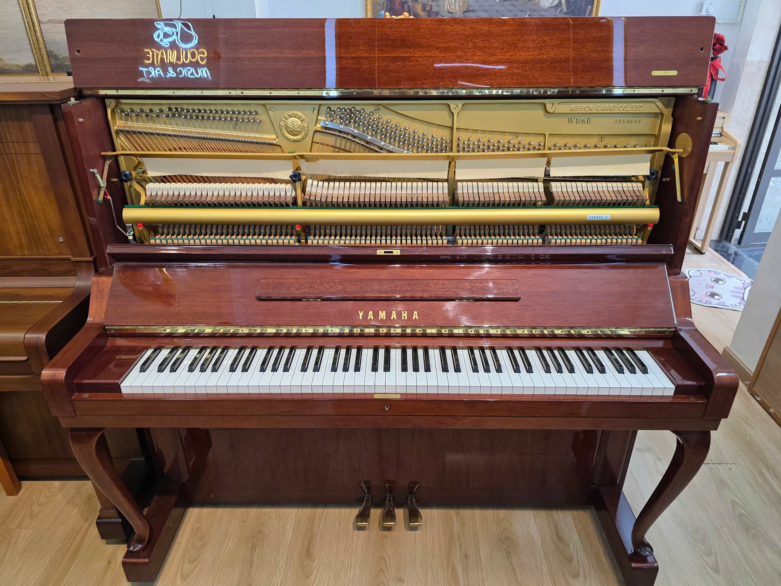 Đàn Piano Cơ Yamaha W106B