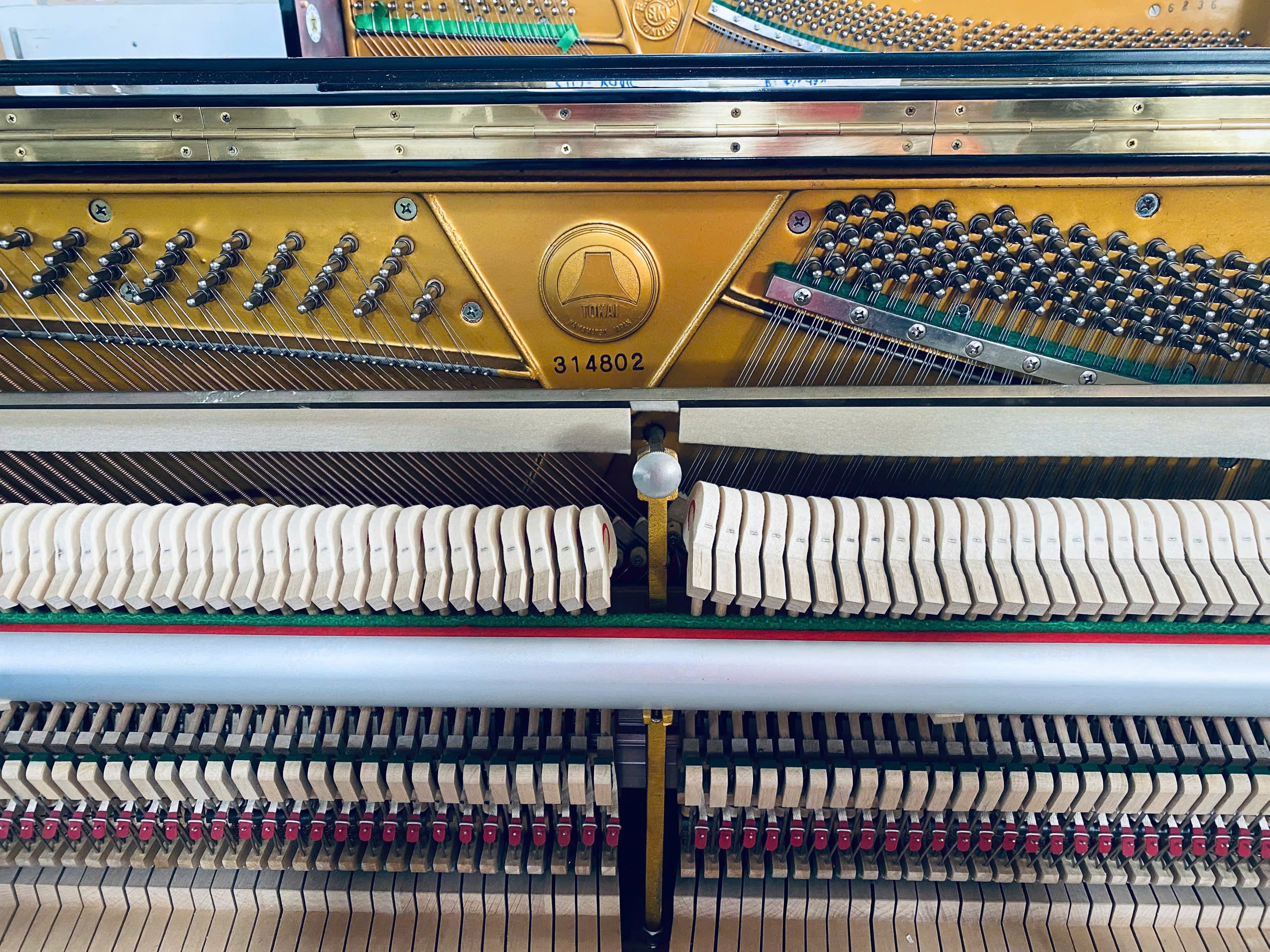 Đàn Piano Cơ Upright Gold Star TG180