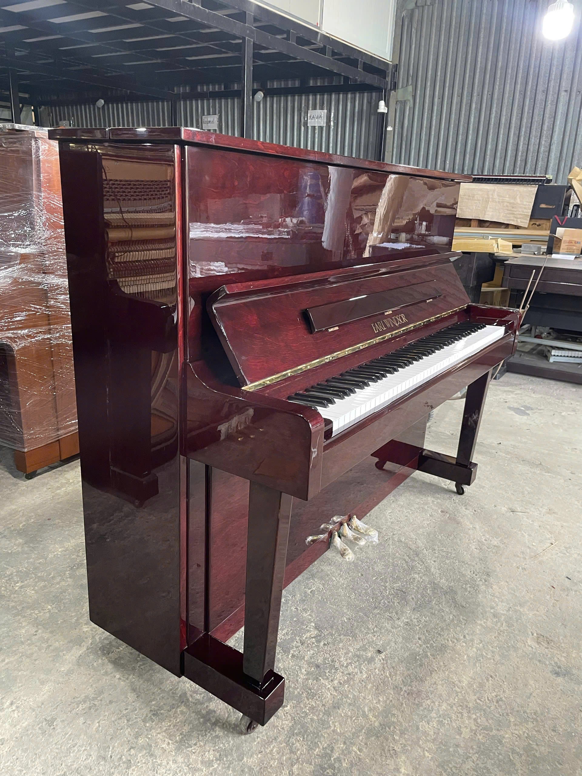 Đàn Piano Cơ Upright EARL WINDSOR - Made In Japan