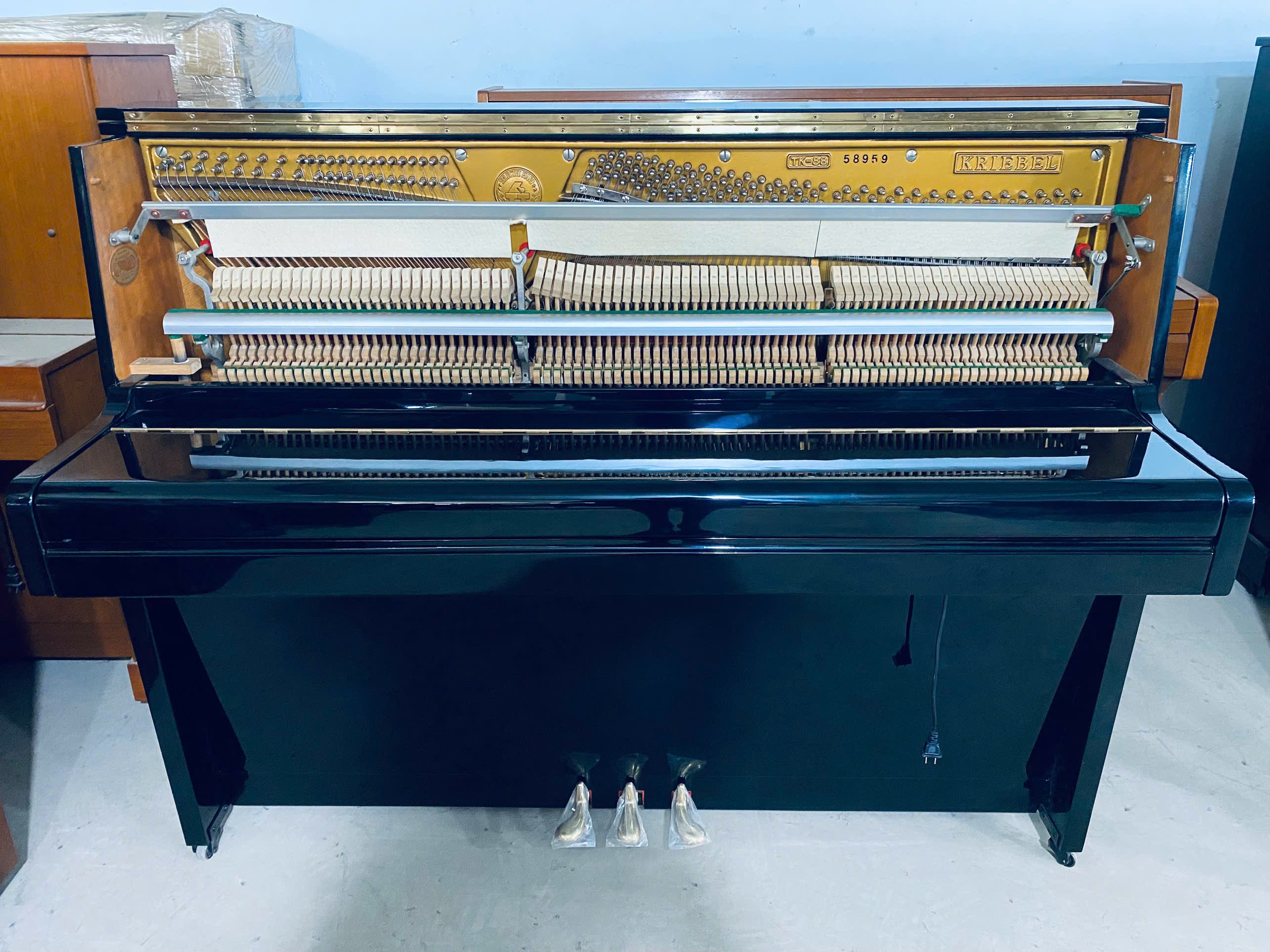 Đàn Piano Cơ KRIEBEL TK 88