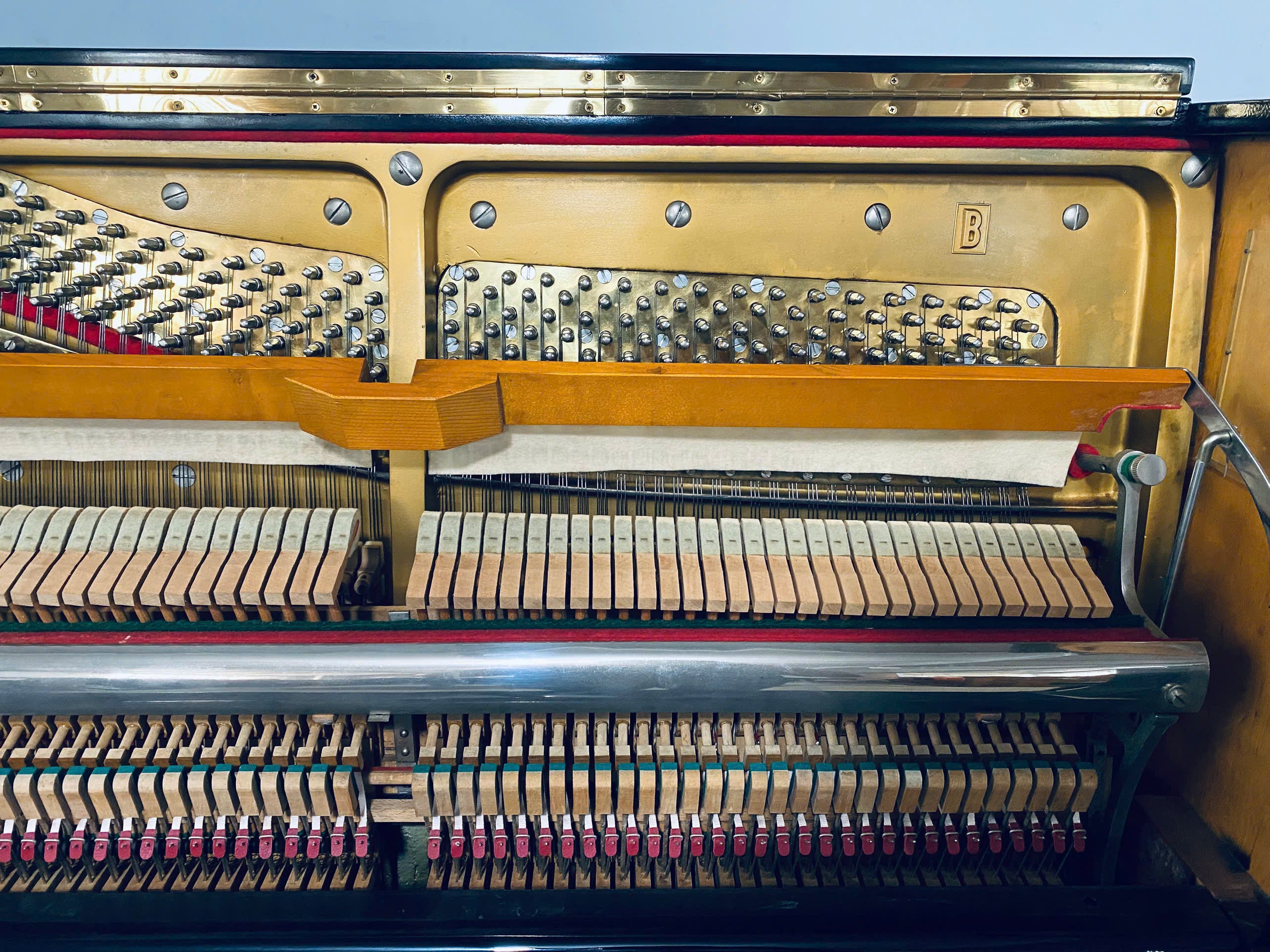 Đàn Piano Cơ EASTEIN B