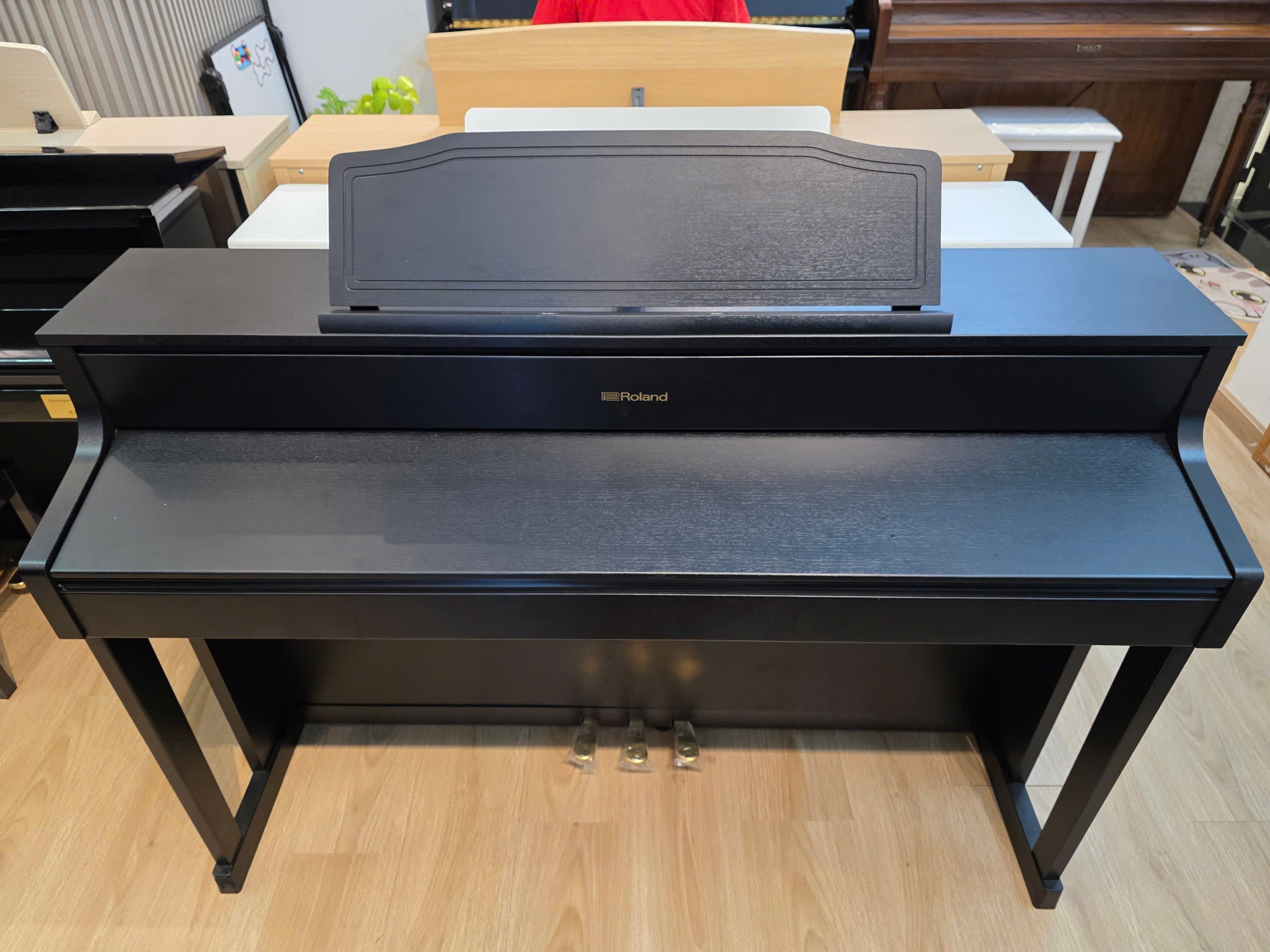 Đàn Piano Điện Roland HP605