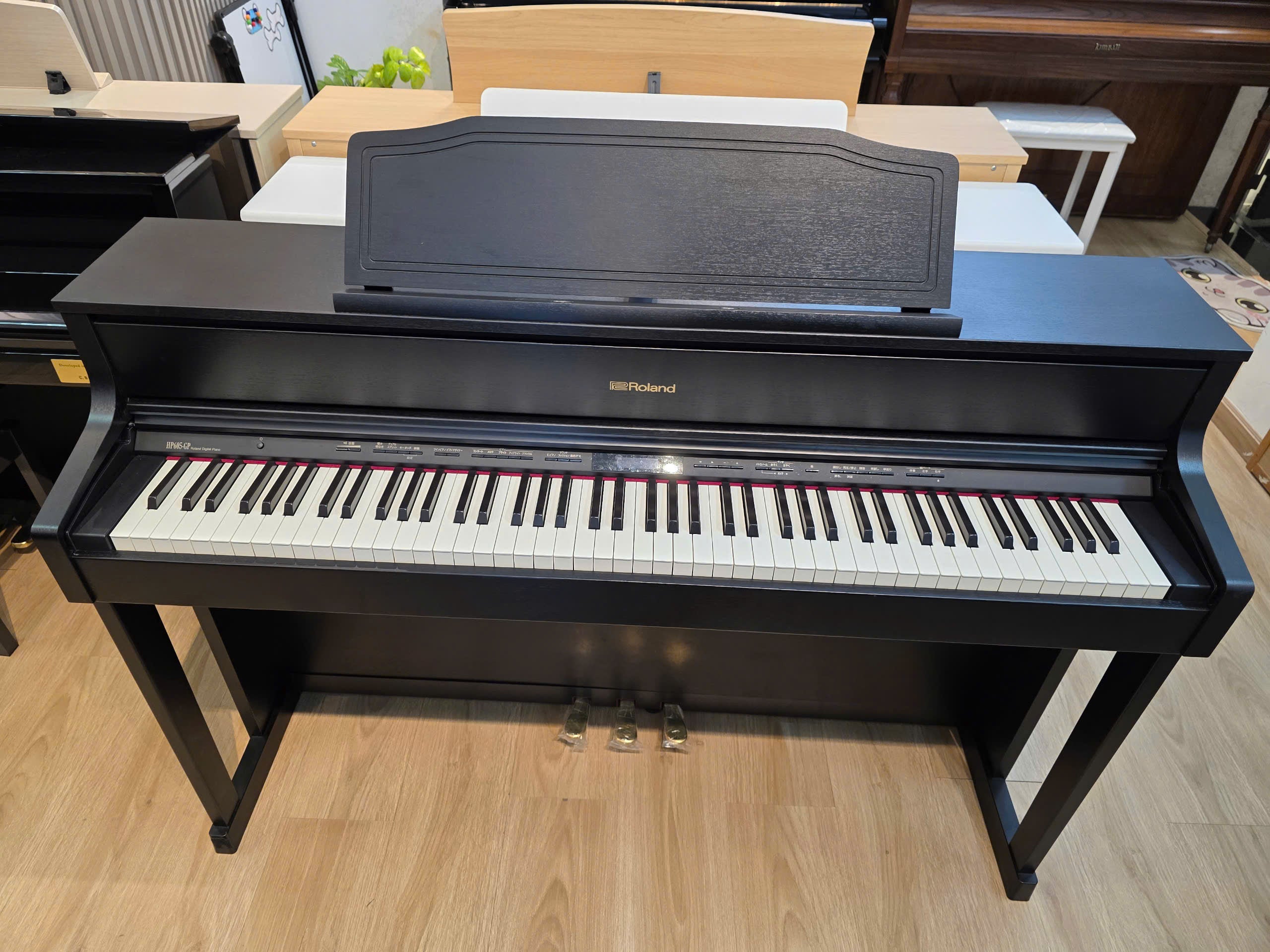 Đàn Piano Điện Roland HP605