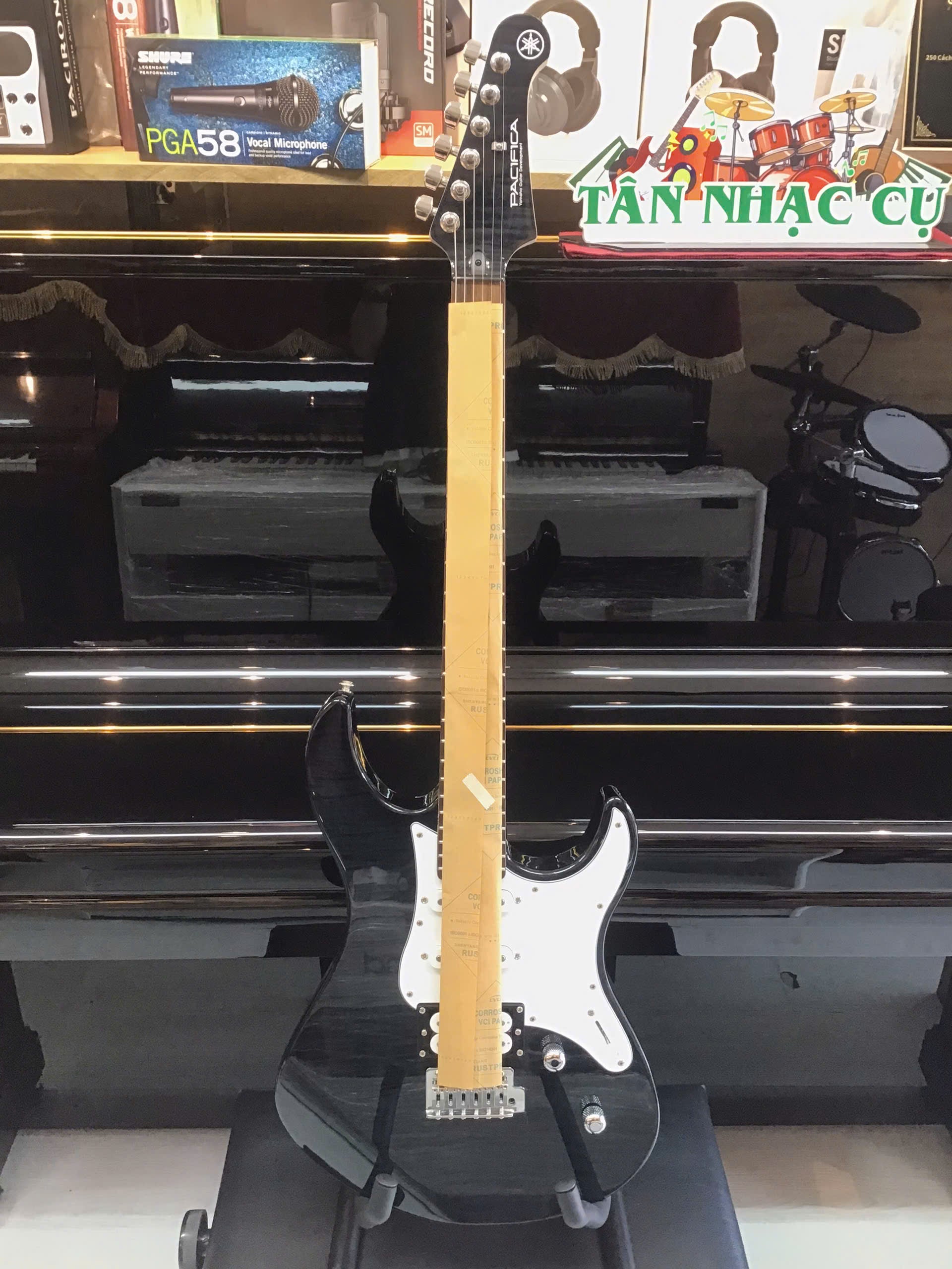 Đàn Guitar Điện Yamaha Pacifica PAC212VFM,Translucent Black, HSS